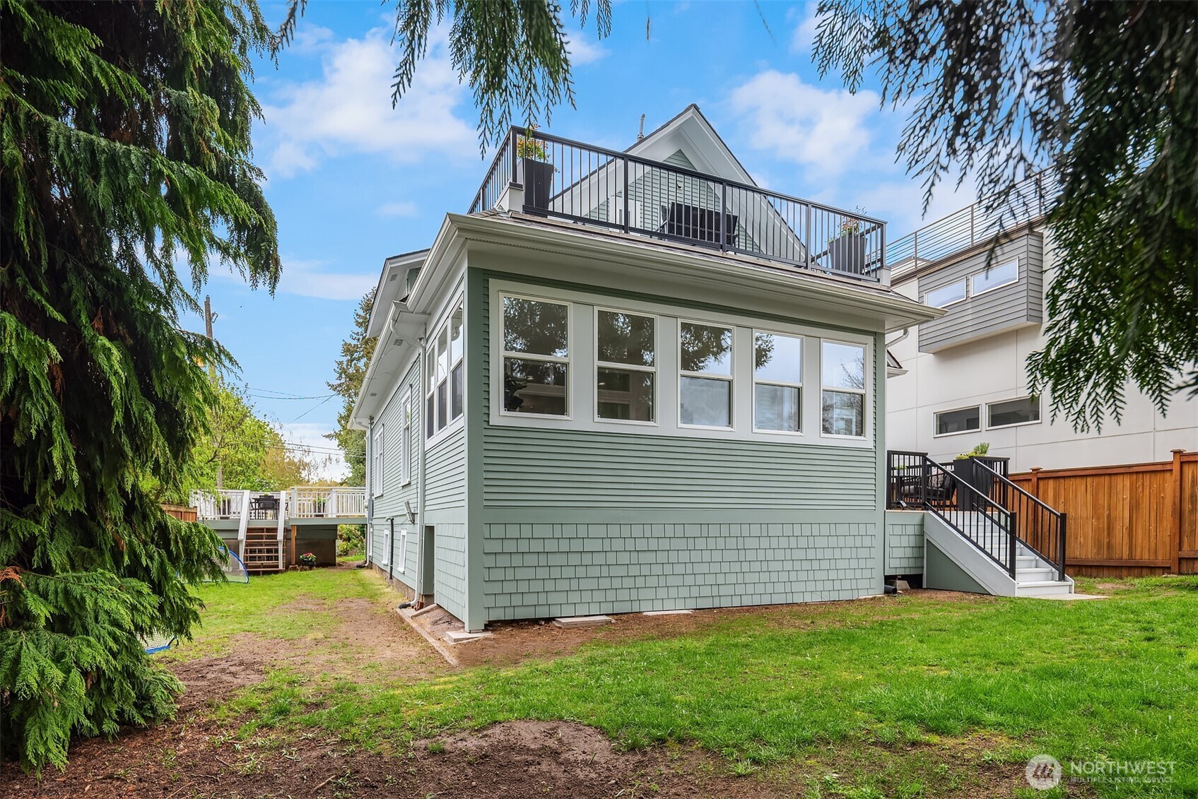 5023 SW Prince Street , Seattle, WA 98116