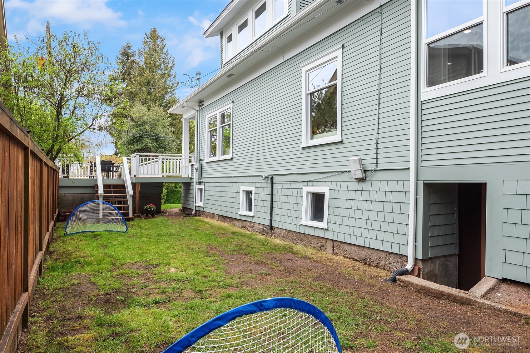 5023 SW Prince Street , Seattle, WA 98116