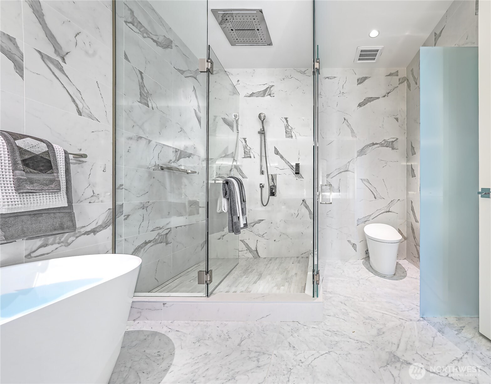 838 Avenue Square NE #2602, Bellevue, WA 98004