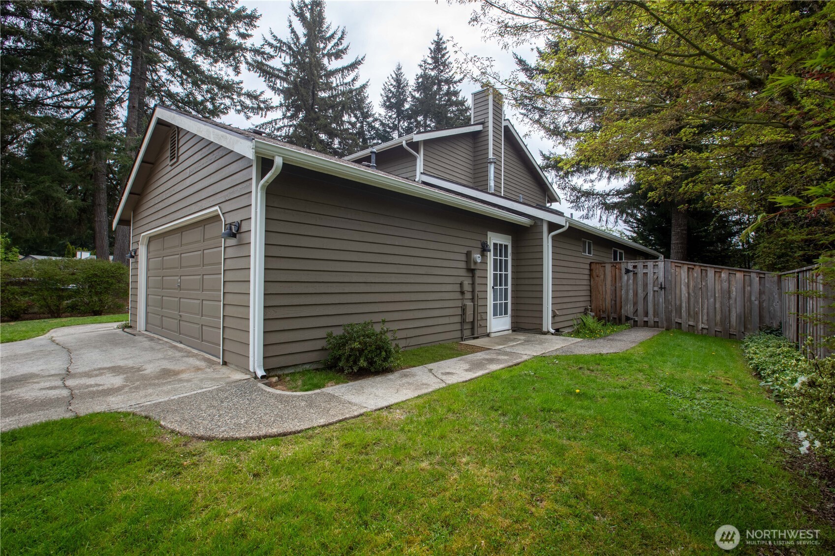 2537 Walnut Loop NW, Olympia, WA 98502