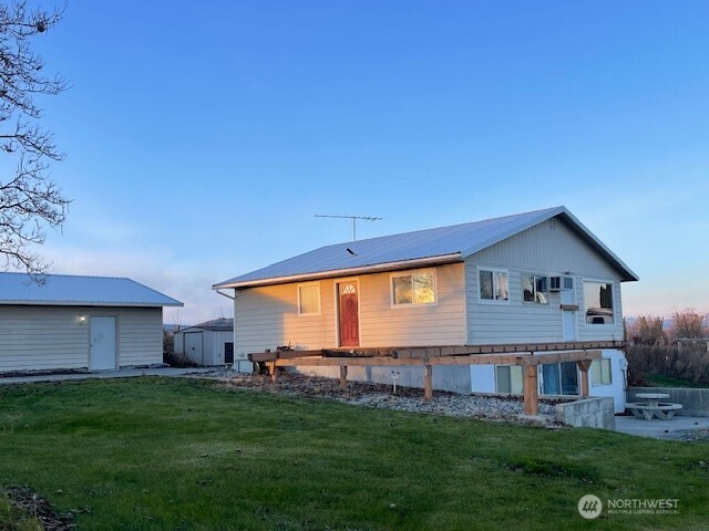 64 Lakeview Way , Brewster, WA 98812