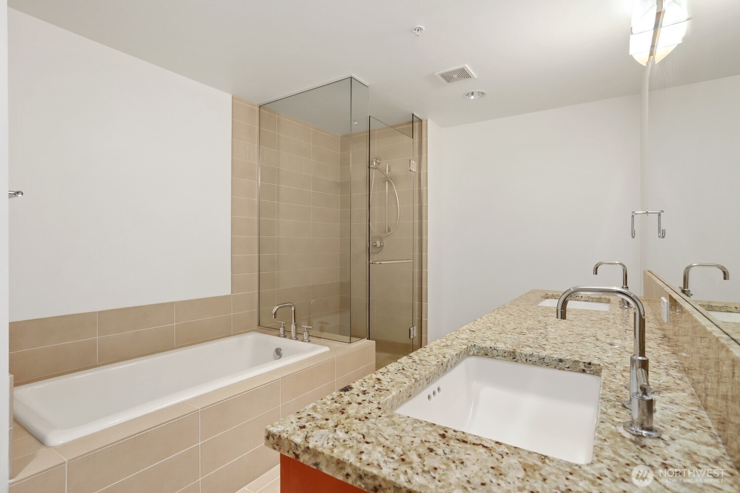 10650 NE 9th Place #1520, Bellevue, WA 98004