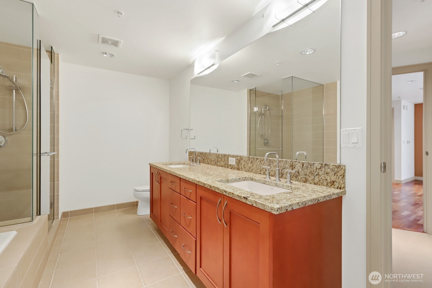 10650 NE 9th Place #1520, Bellevue, WA 98004