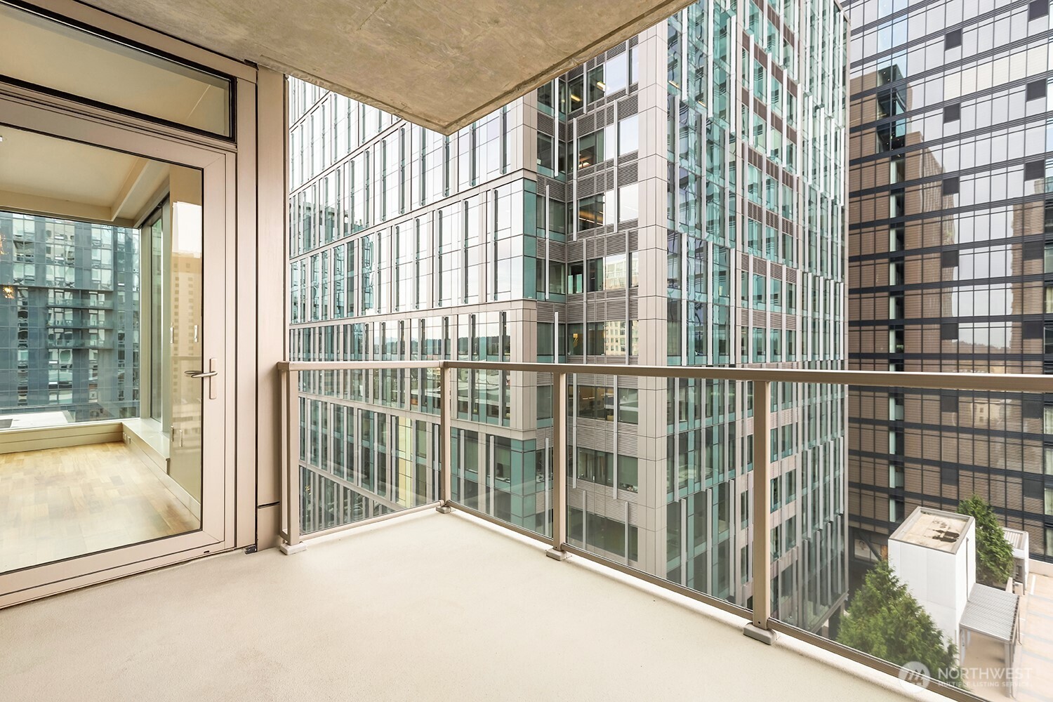 10650 NE 9th Place #1520, Bellevue, WA 98004