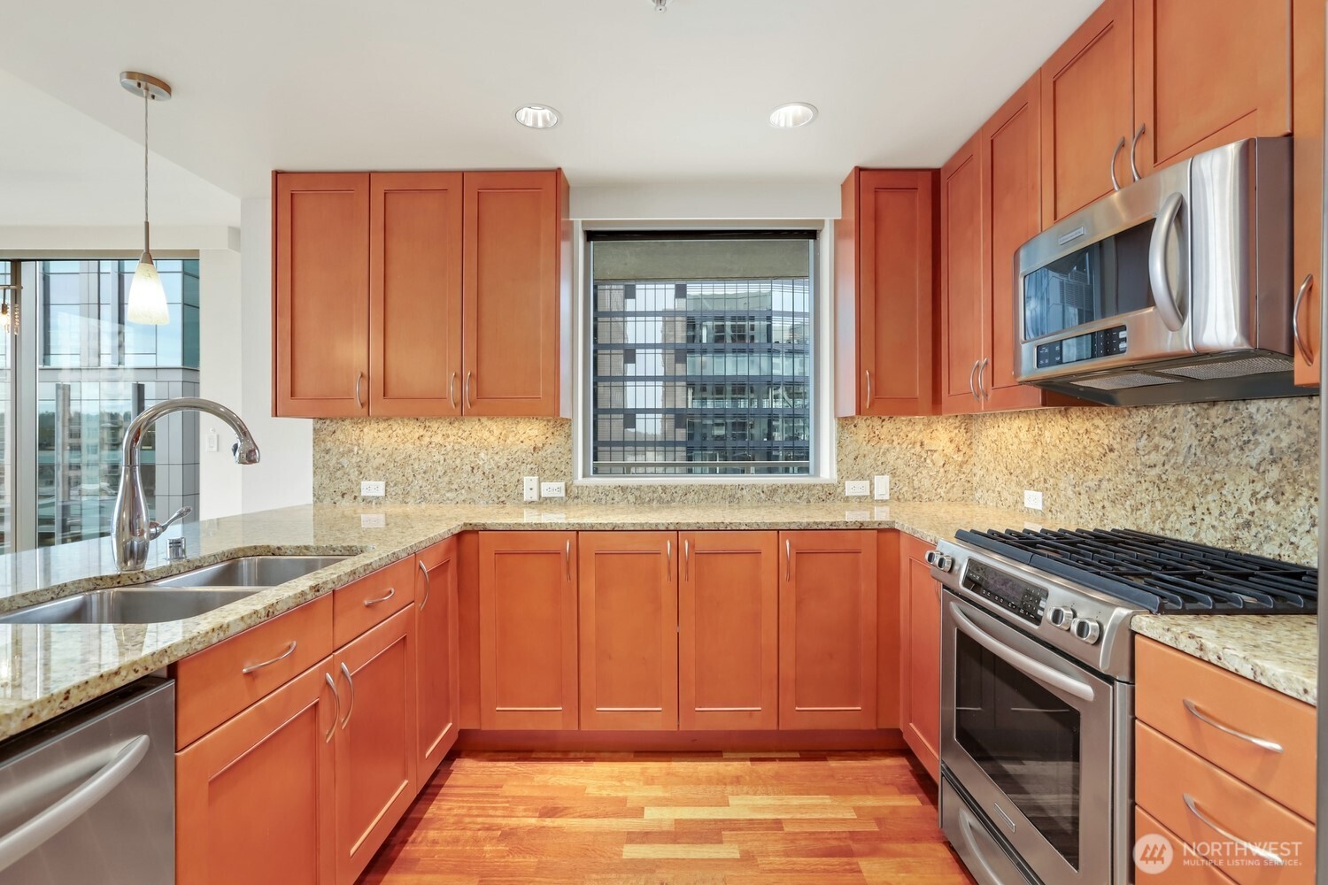 10650 NE 9th Place #1520, Bellevue, WA 98004