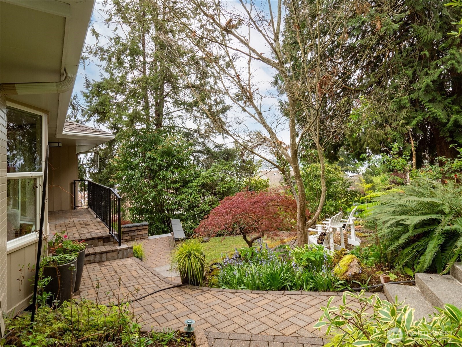 2530 Mount Claire Drive S, Seattle, WA 98144