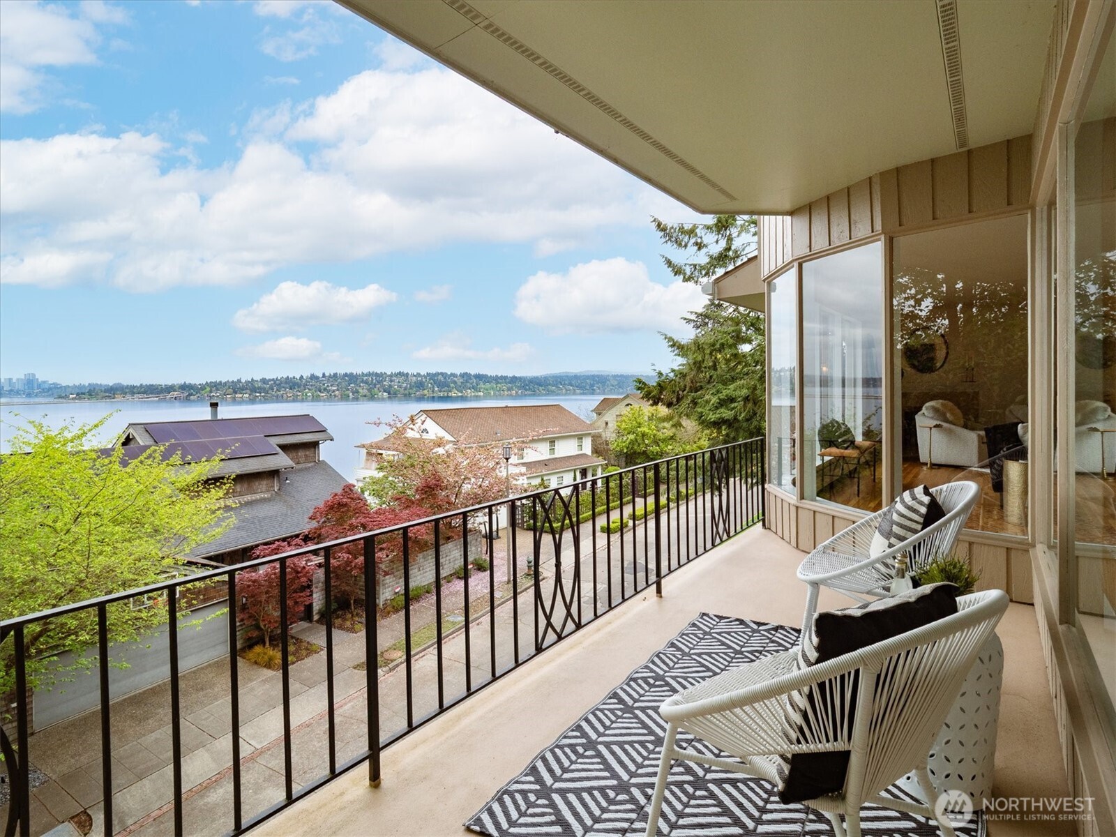 2530 Mount Claire Drive S, Seattle, WA 98144
