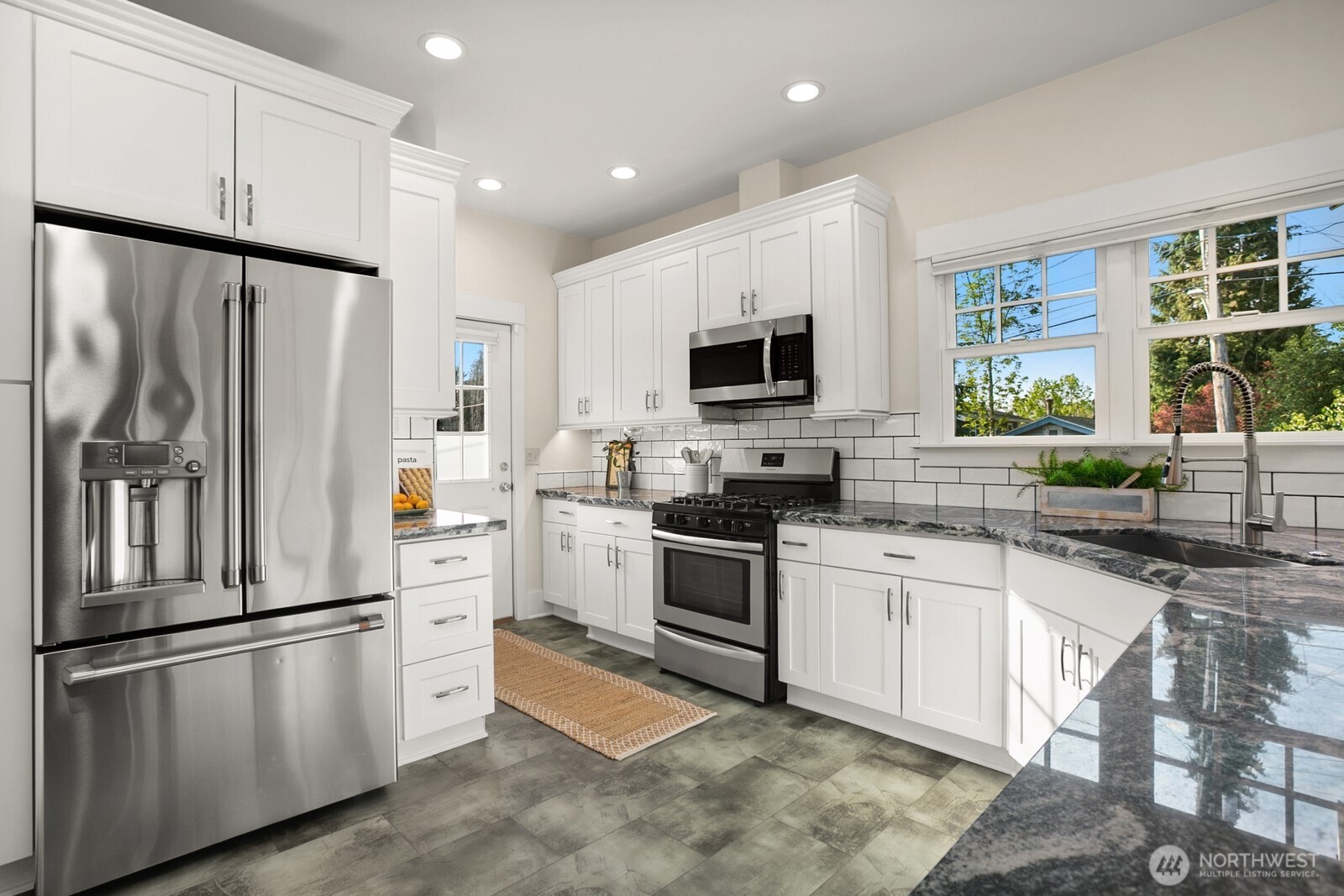 5119 Meridian Avenue N, Seattle, WA 98103