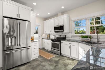 5119 Meridian Avenue N, Seattle, WA 98103 - Photo 11