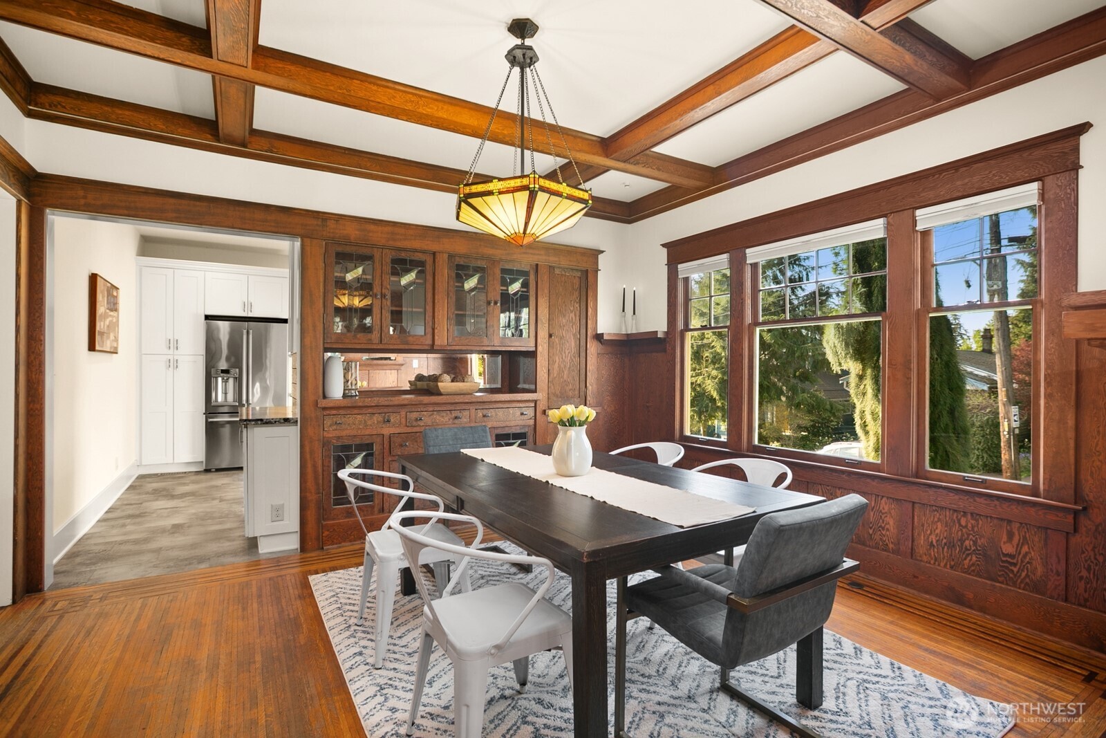 5119 Meridian Avenue N, Seattle, WA 98103