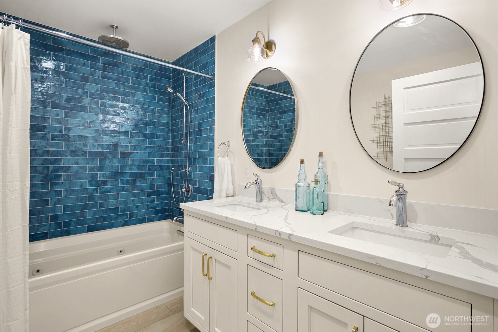 5119 Meridian Avenue N, Seattle, WA 98103
