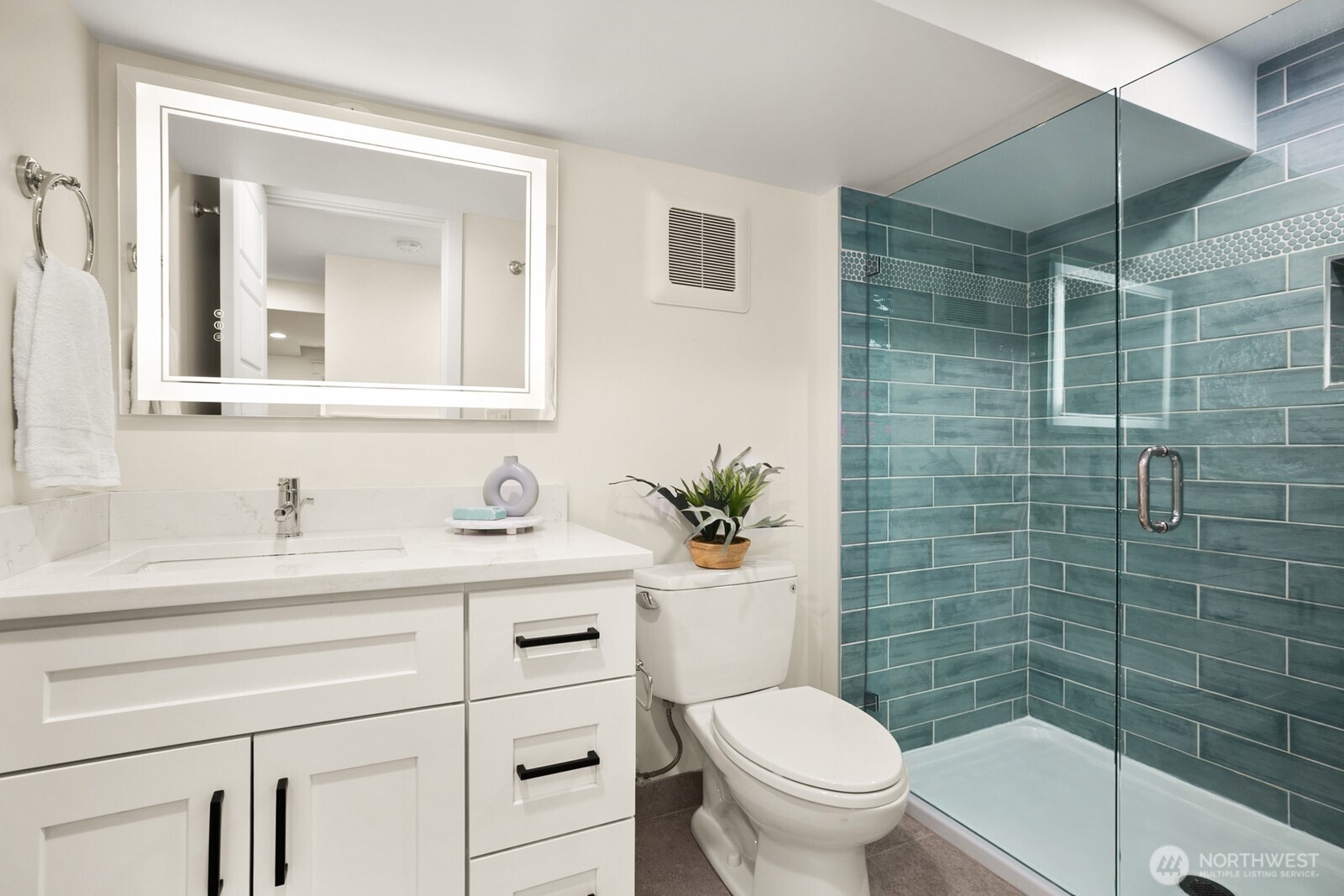 5119 Meridian Avenue N, Seattle, WA 98103