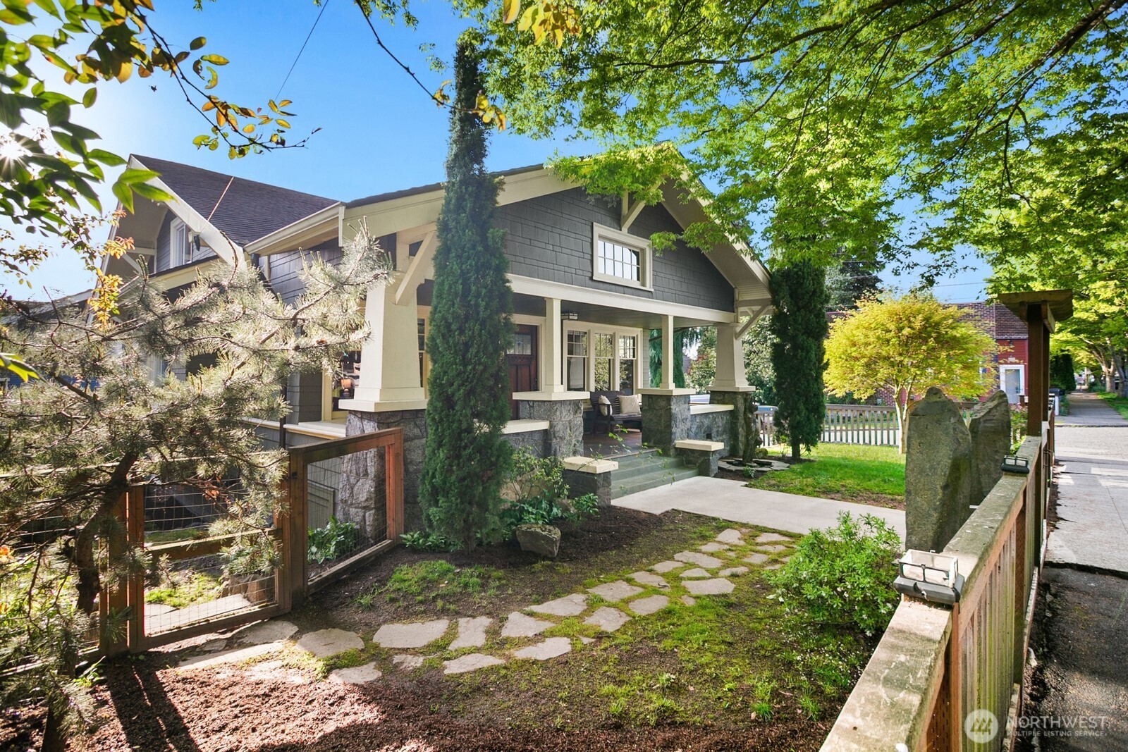 5119 Meridian Avenue N, Seattle, WA 98103