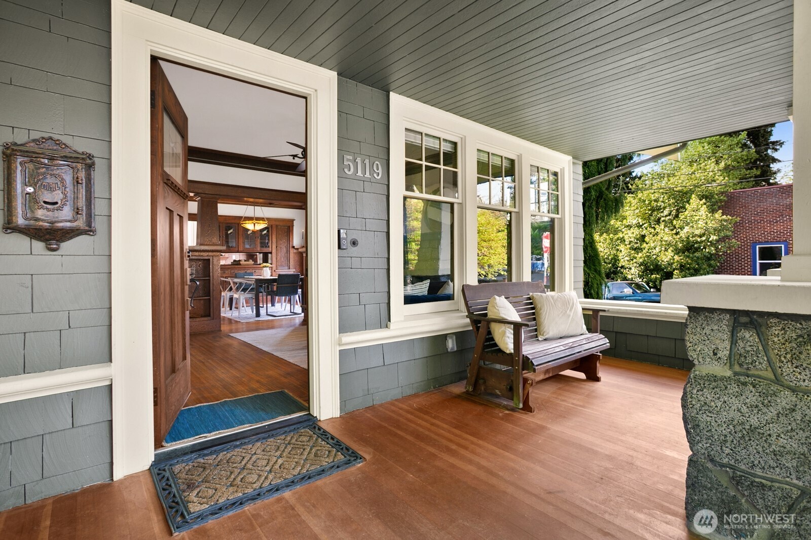 5119 Meridian Avenue N, Seattle, WA 98103