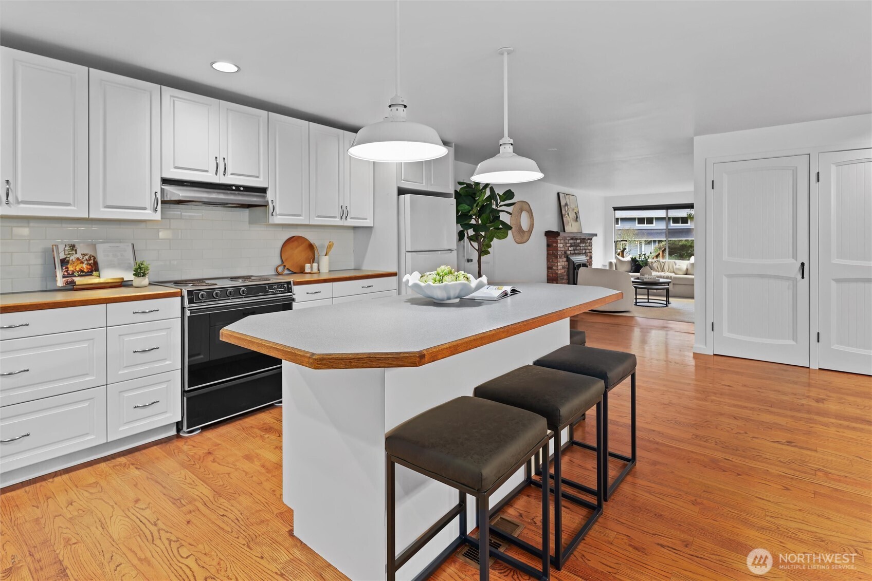 12121 NE 66th Street , Kirkland, WA 98033