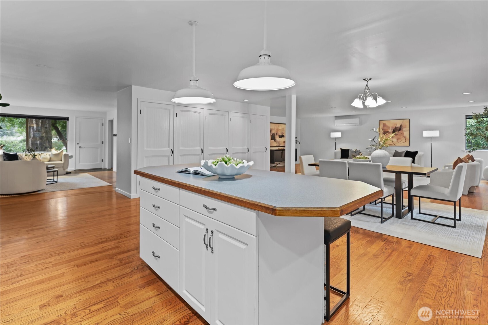 12121 NE 66th Street , Kirkland, WA 98033