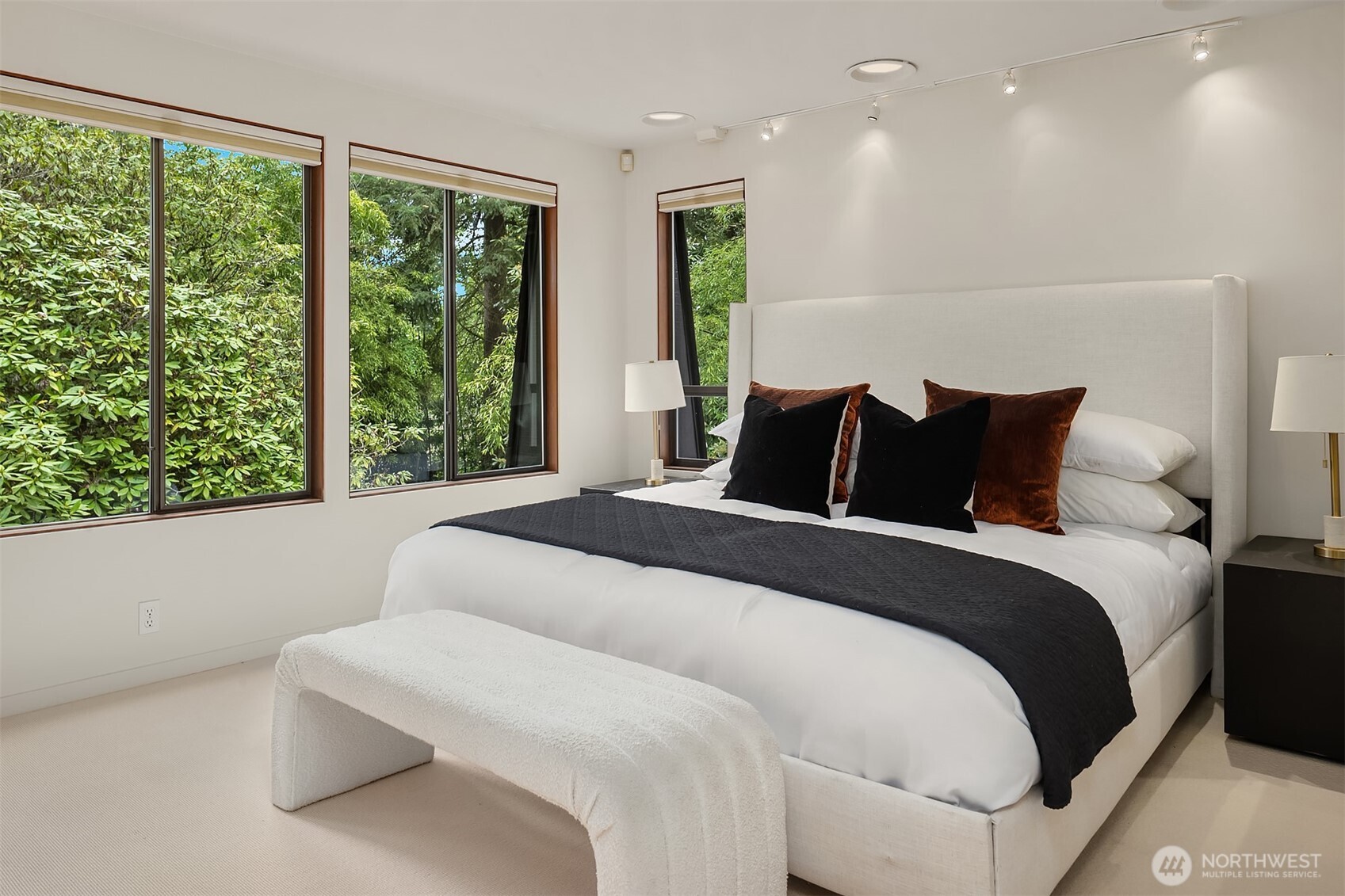 10020 NE 27th Street , Bellevue, WA 98004