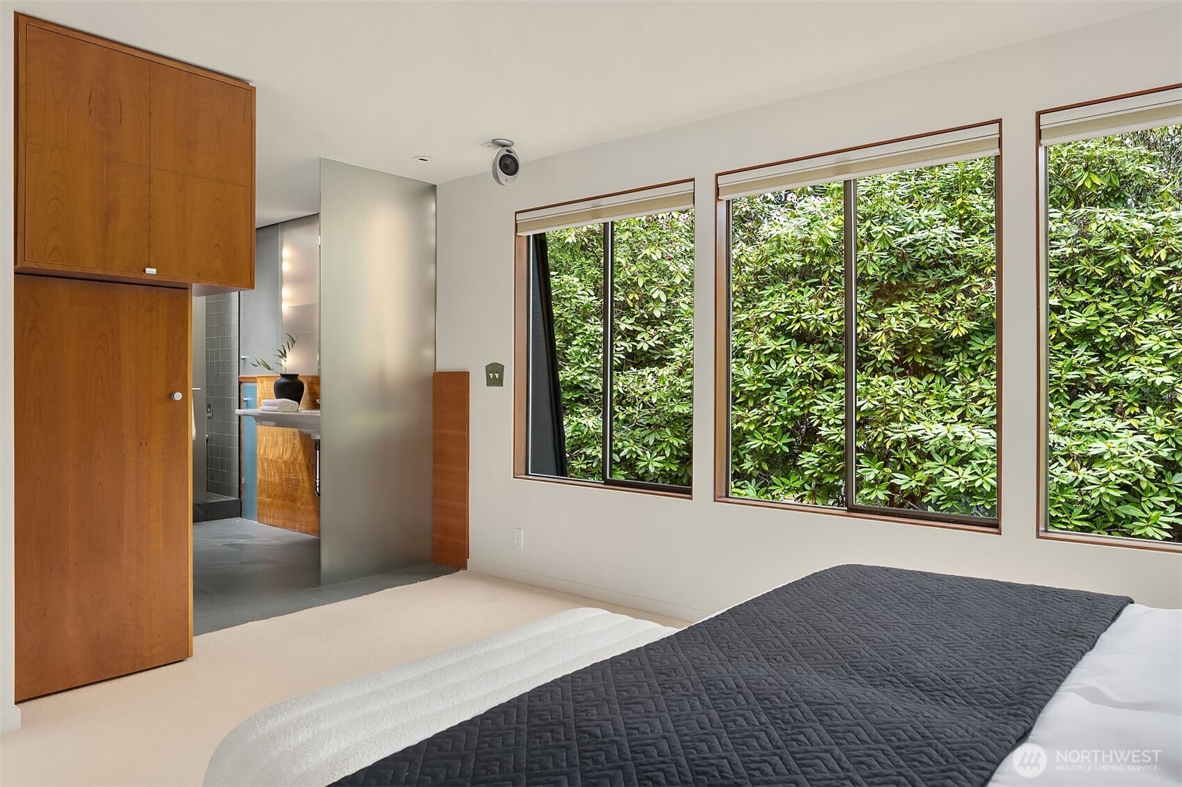 10020 NE 27th Street , Bellevue, WA 98004