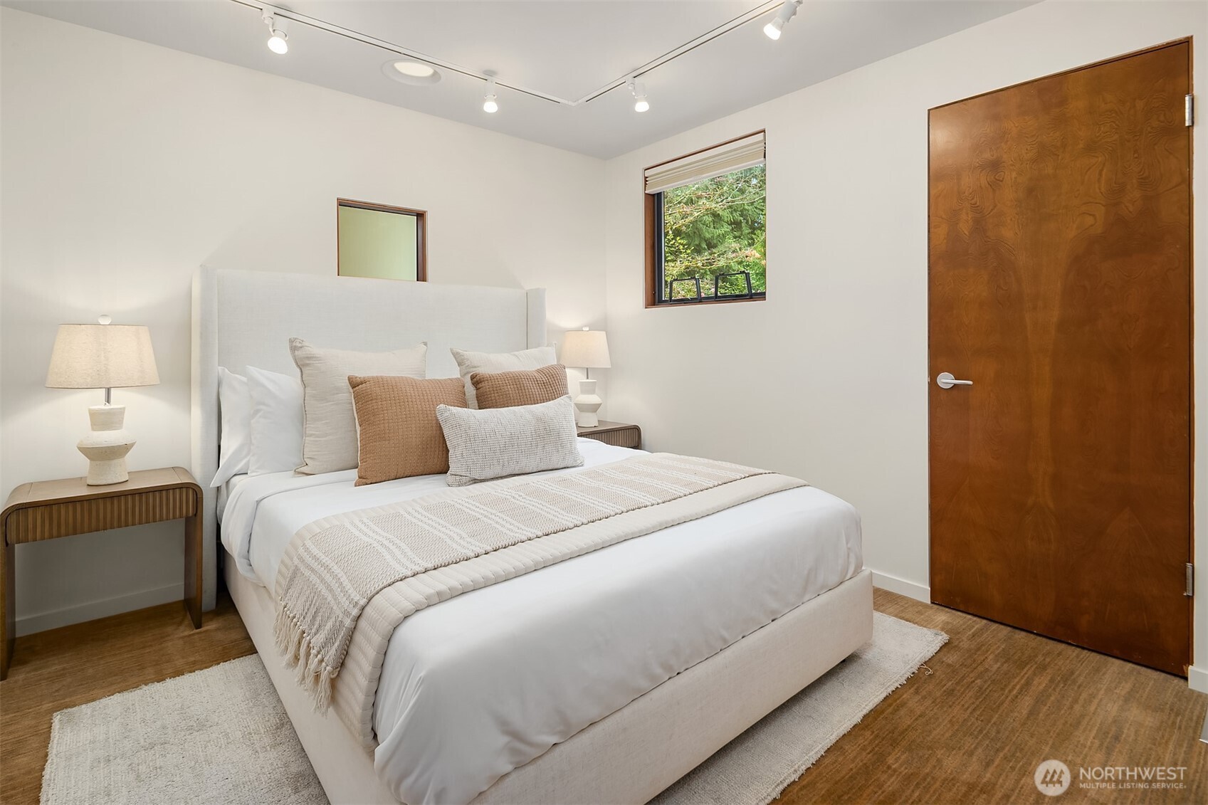 10020 NE 27th Street , Bellevue, WA 98004