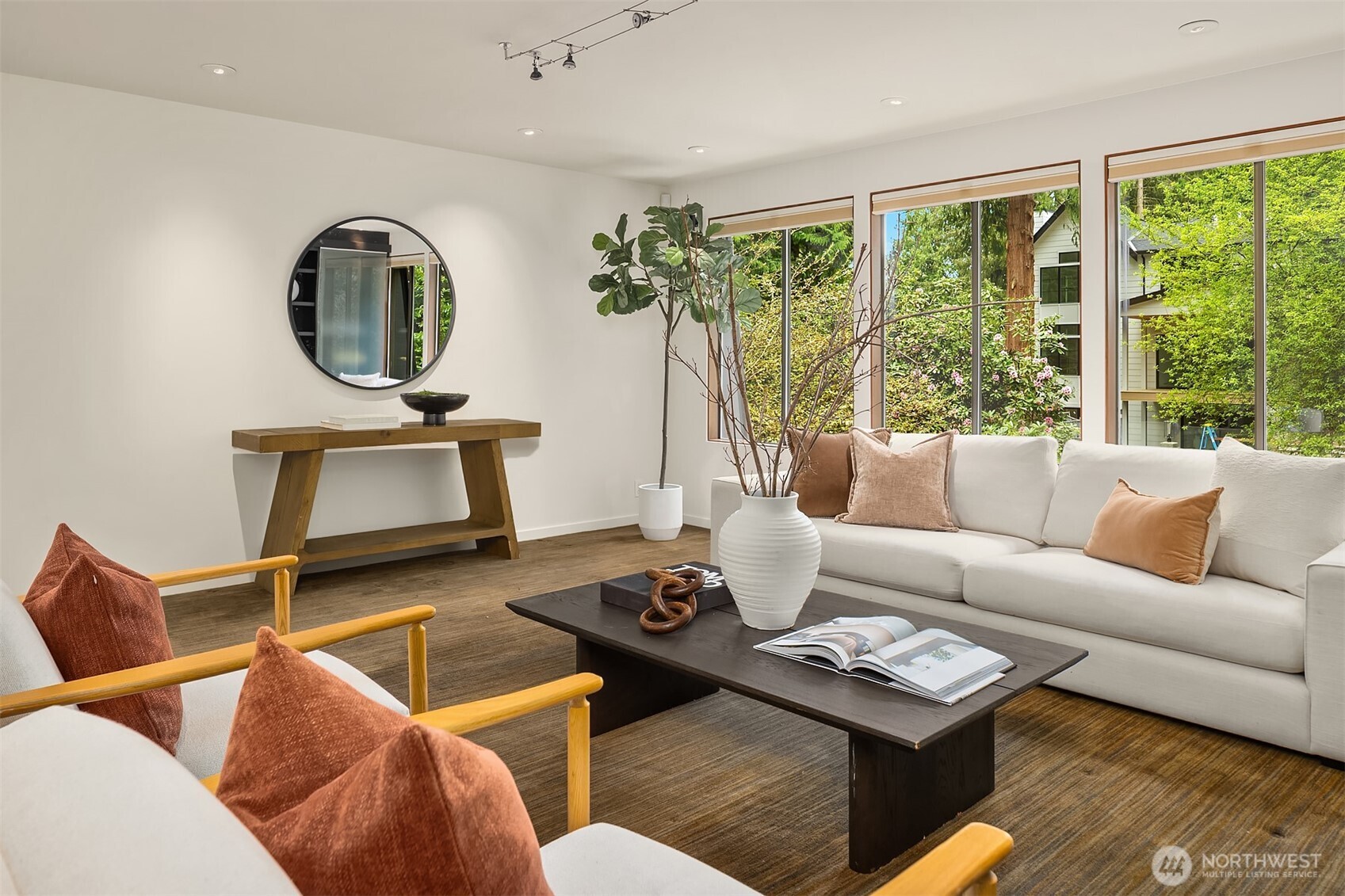 10020 NE 27th Street , Bellevue, WA 98004