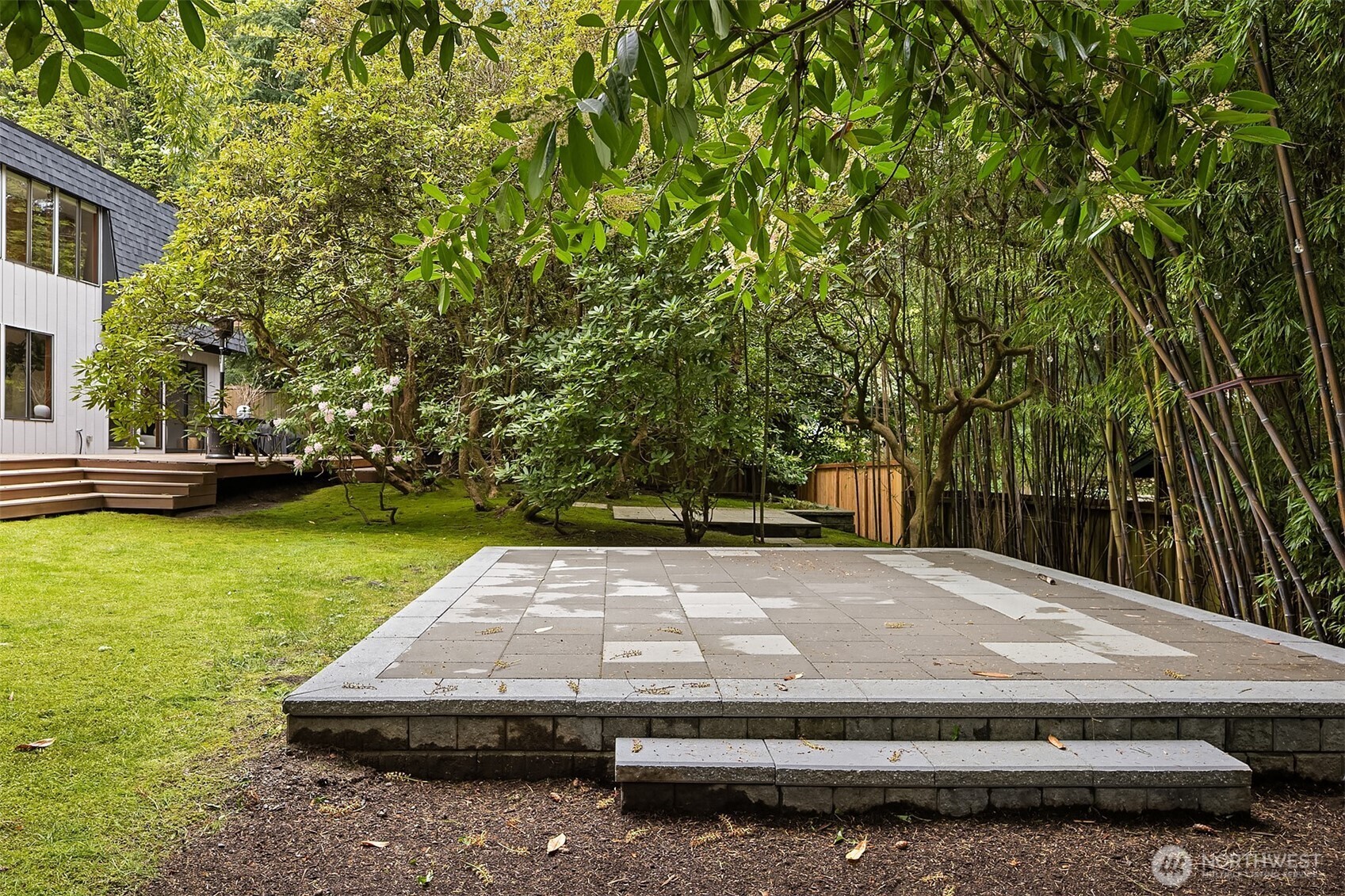 10020 NE 27th Street , Bellevue, WA 98004