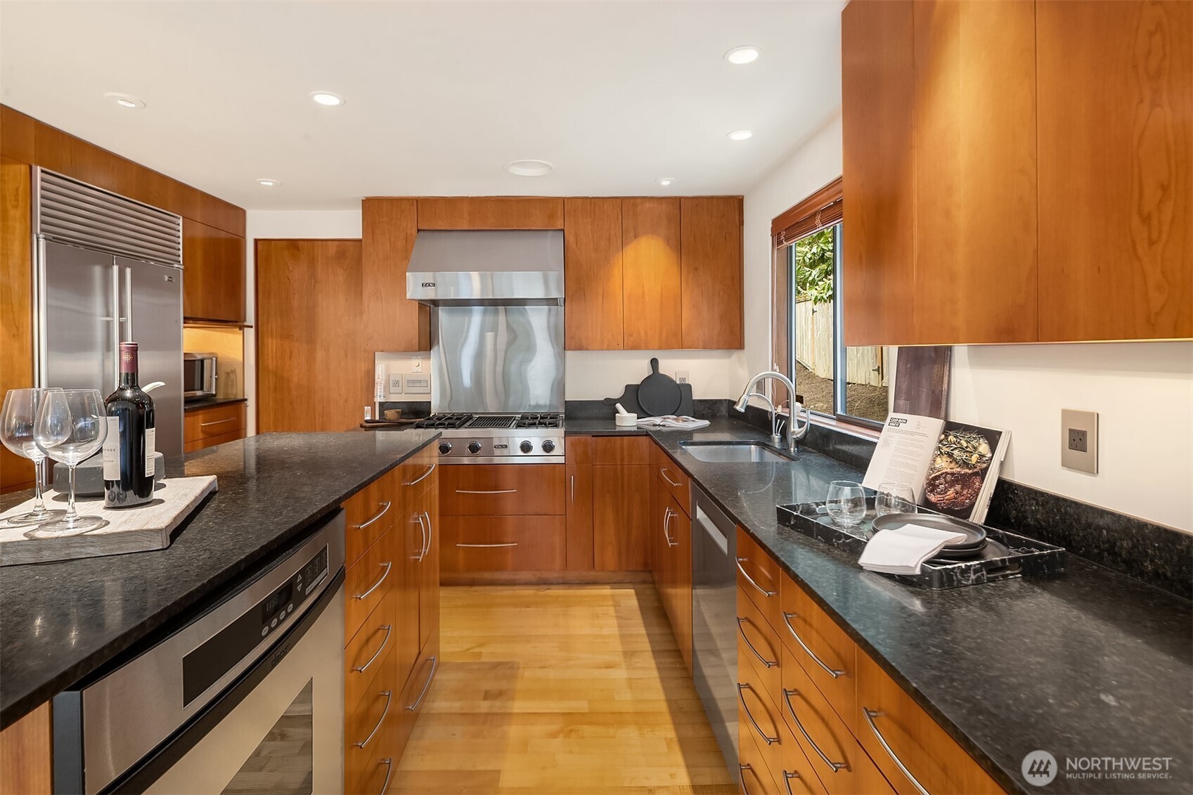 10020 NE 27th Street , Bellevue, WA 98004