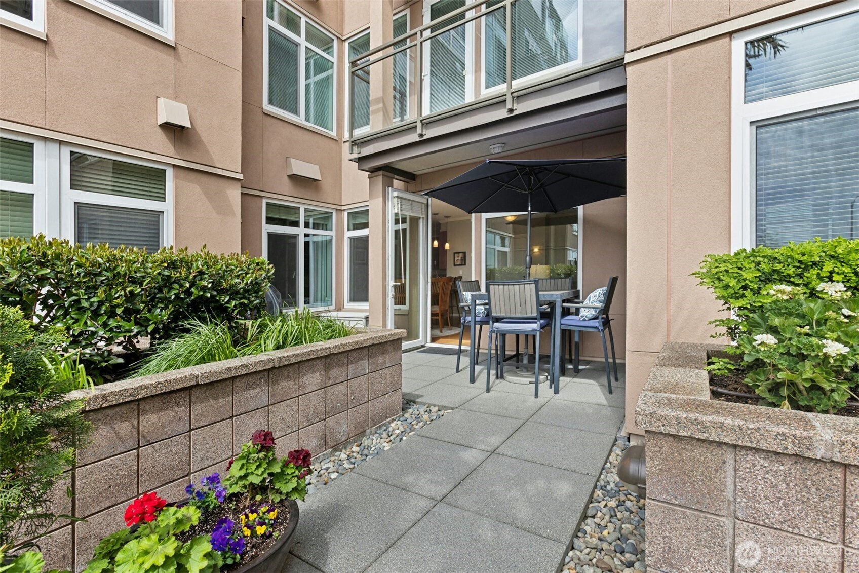 1950 Alaskan Way #128, Seattle, WA 98101