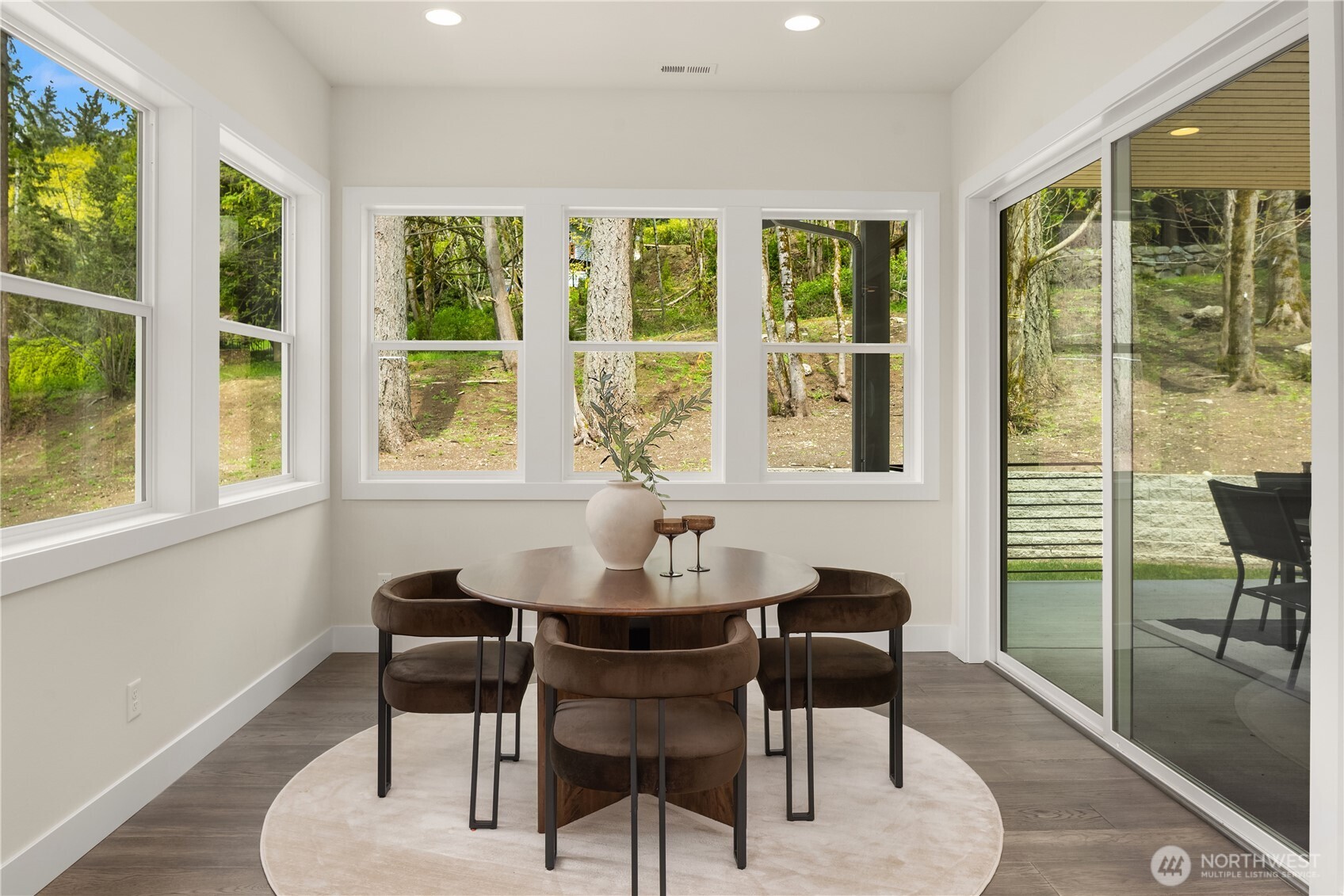 22536 SE 52nd Street , Issaquah, WA 98029