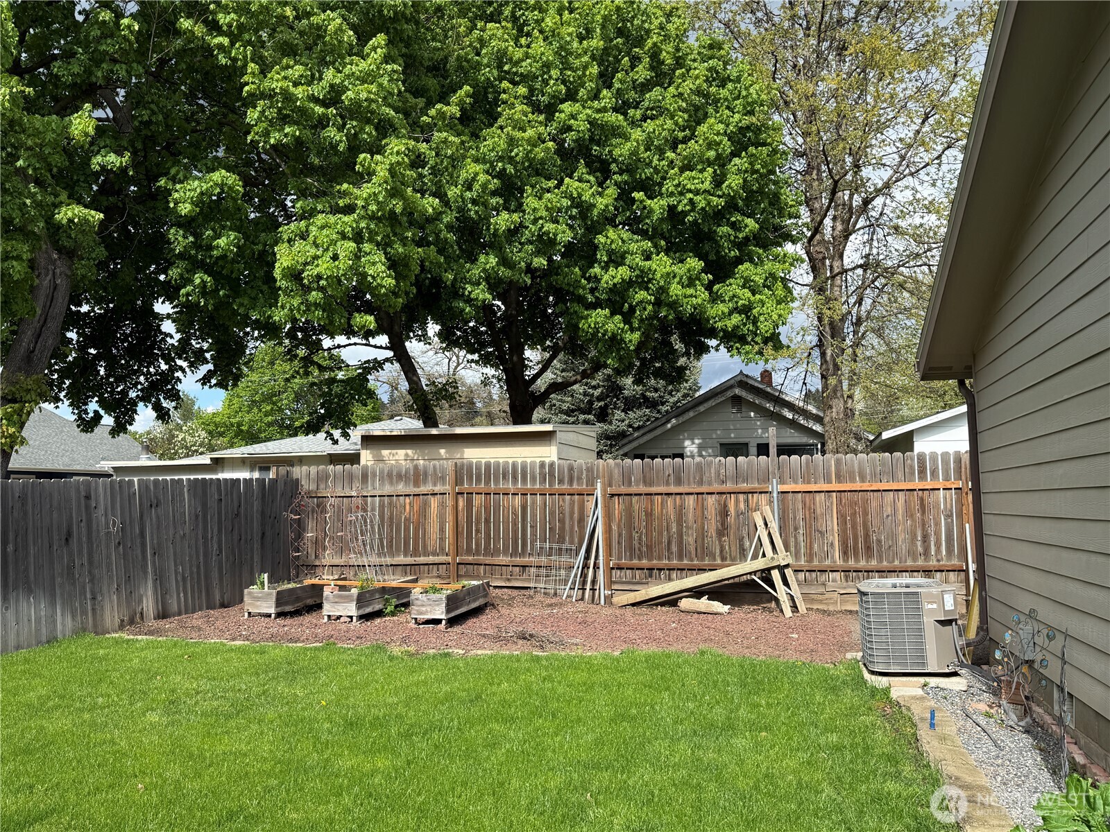 411 E Pearson Street , Dayton, WA 99328