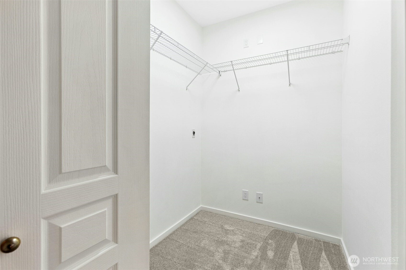 1900 Alaskan Way #216, Seattle, WA 98101
