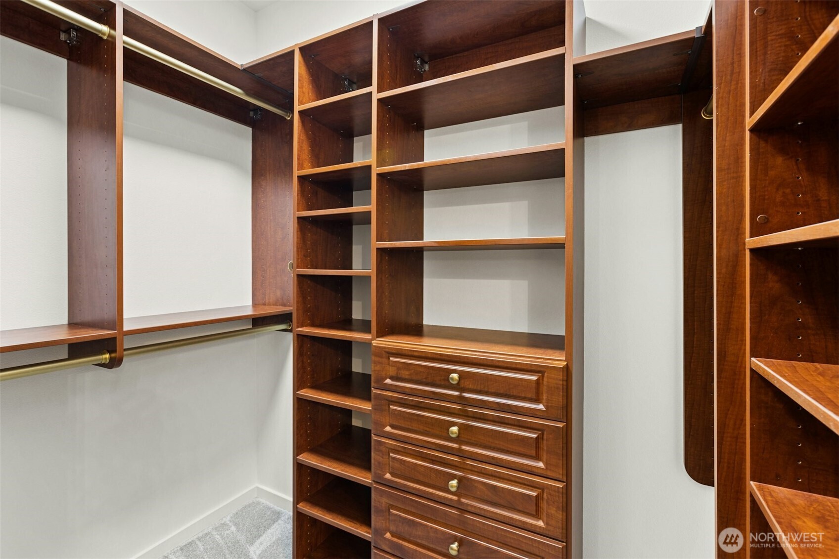 1900 Alaskan Way #216, Seattle, WA 98101