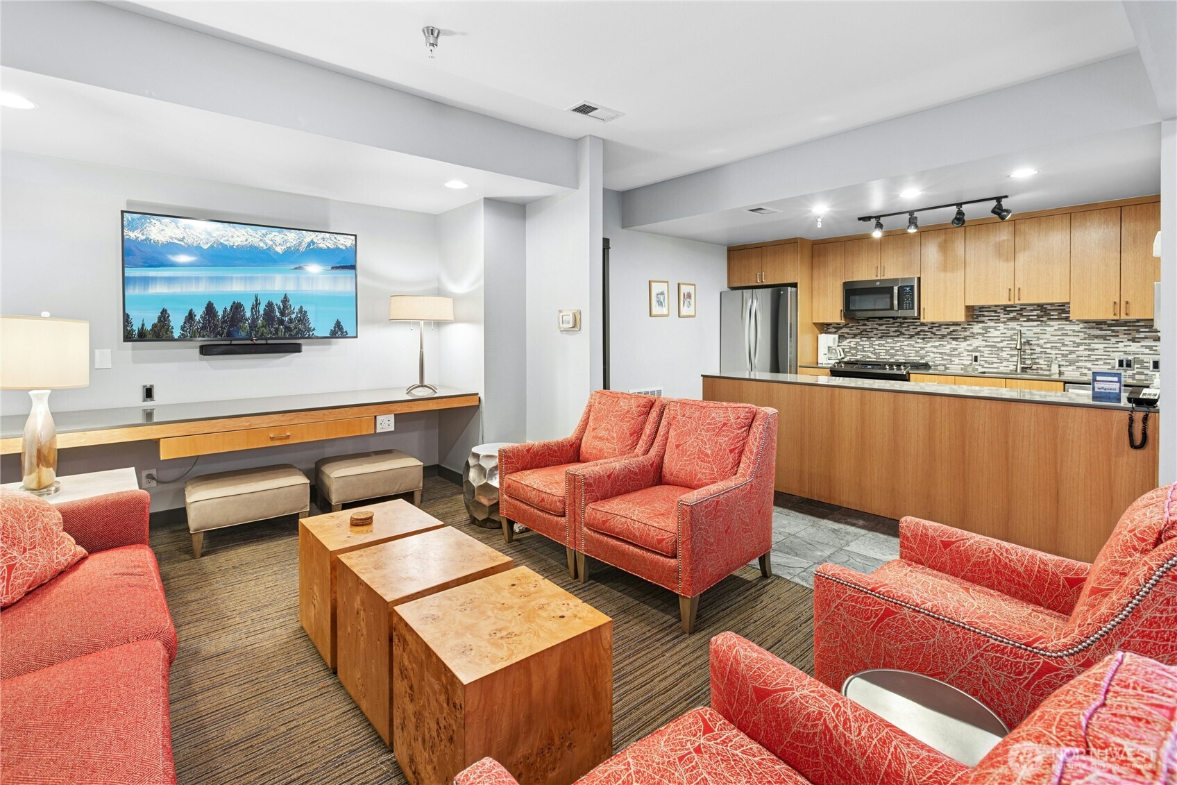 1900 Alaskan Way #216, Seattle, WA 98101
