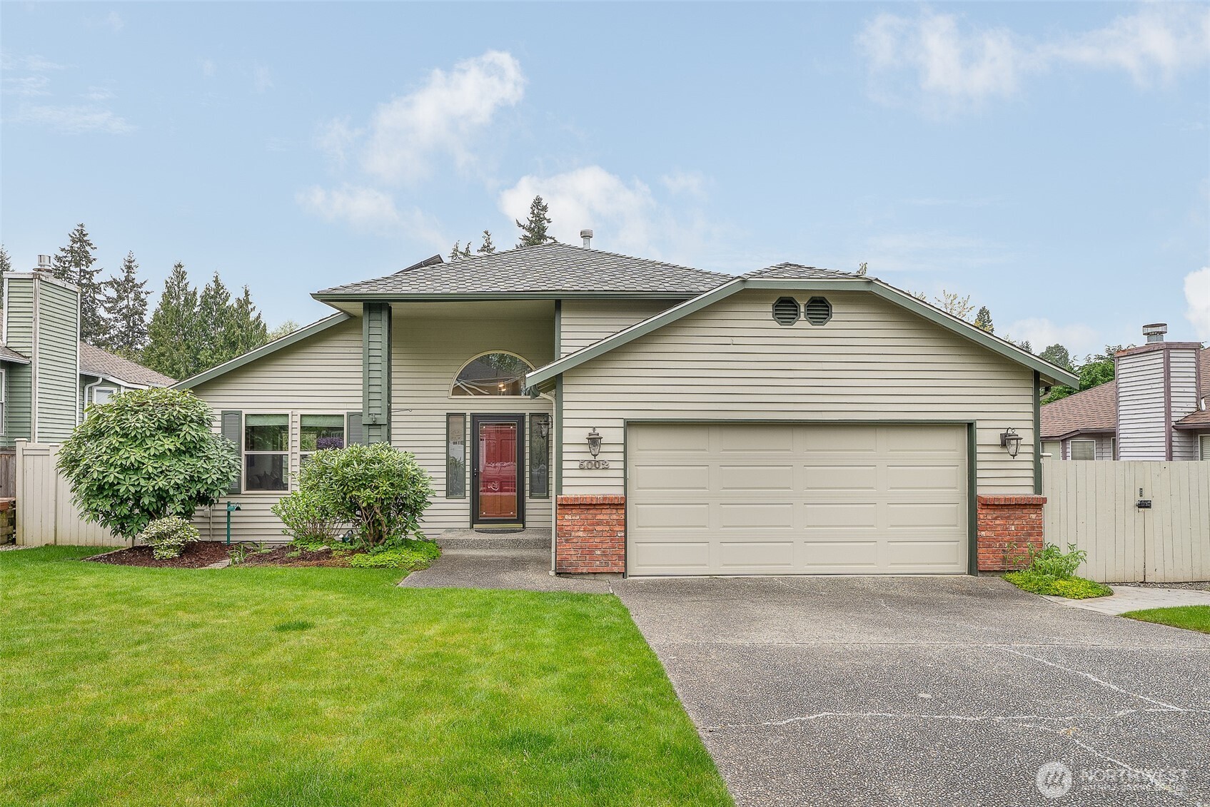 5002 9th Avenue W, Everett, WA 98203-1748