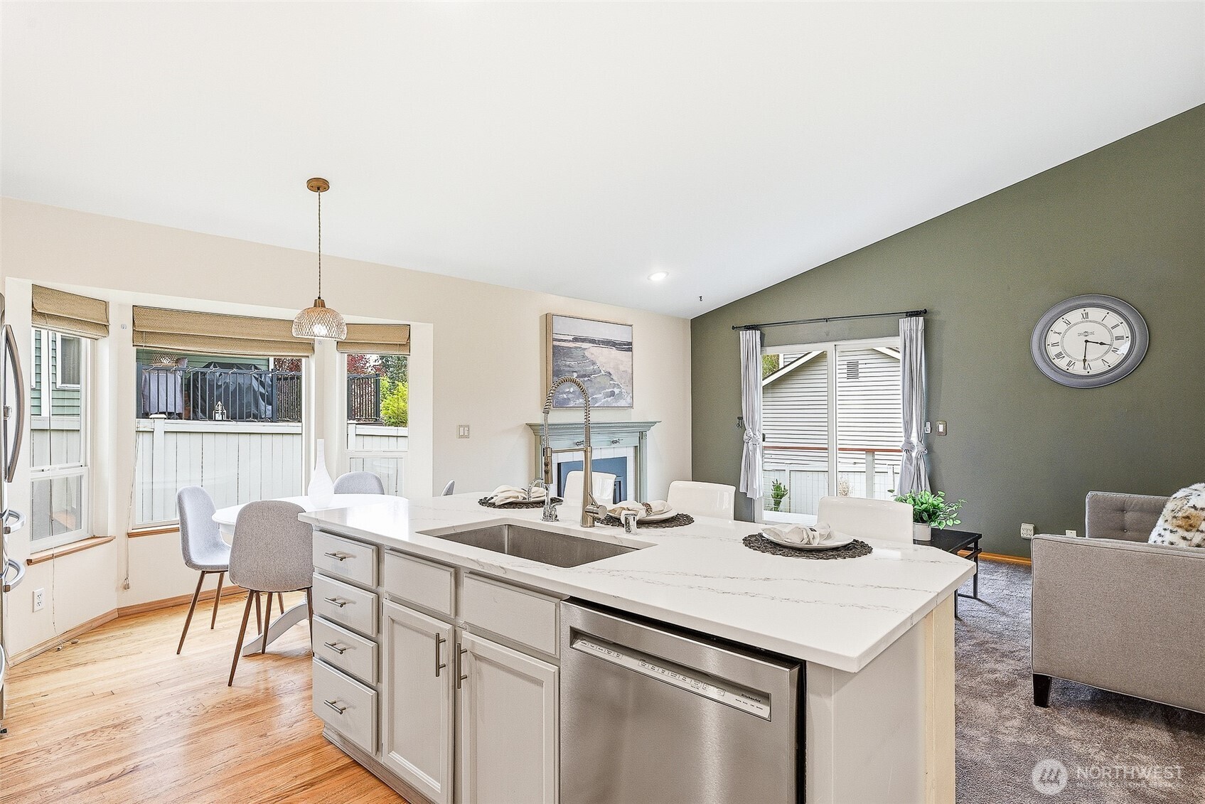 5002 9th Avenue W, Everett, WA 98203-1748