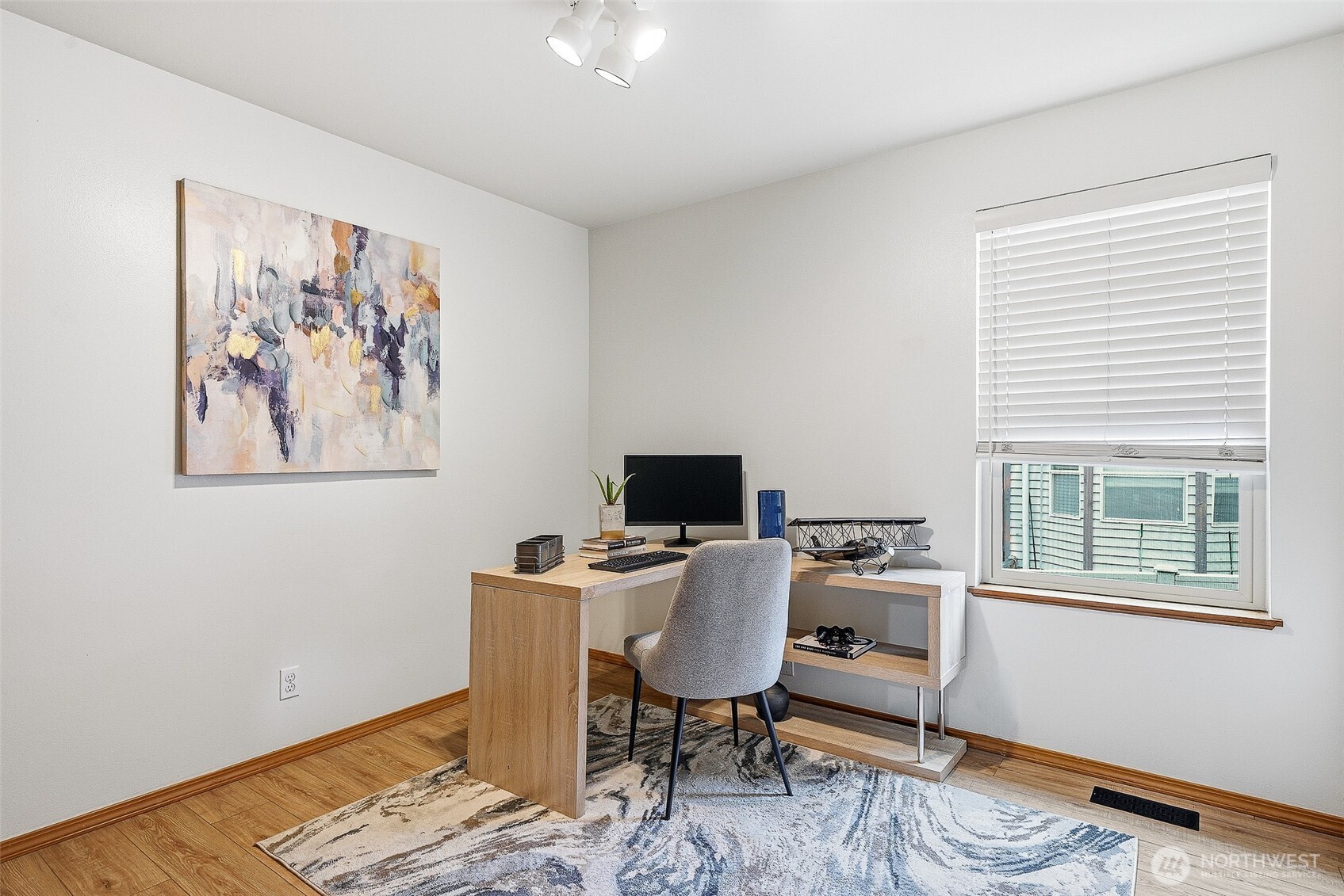 5002 9th Avenue W, Everett, WA 98203-1748