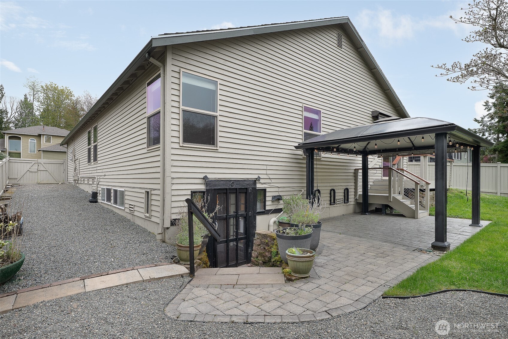5002 9th Avenue W, Everett, WA 98203-1748