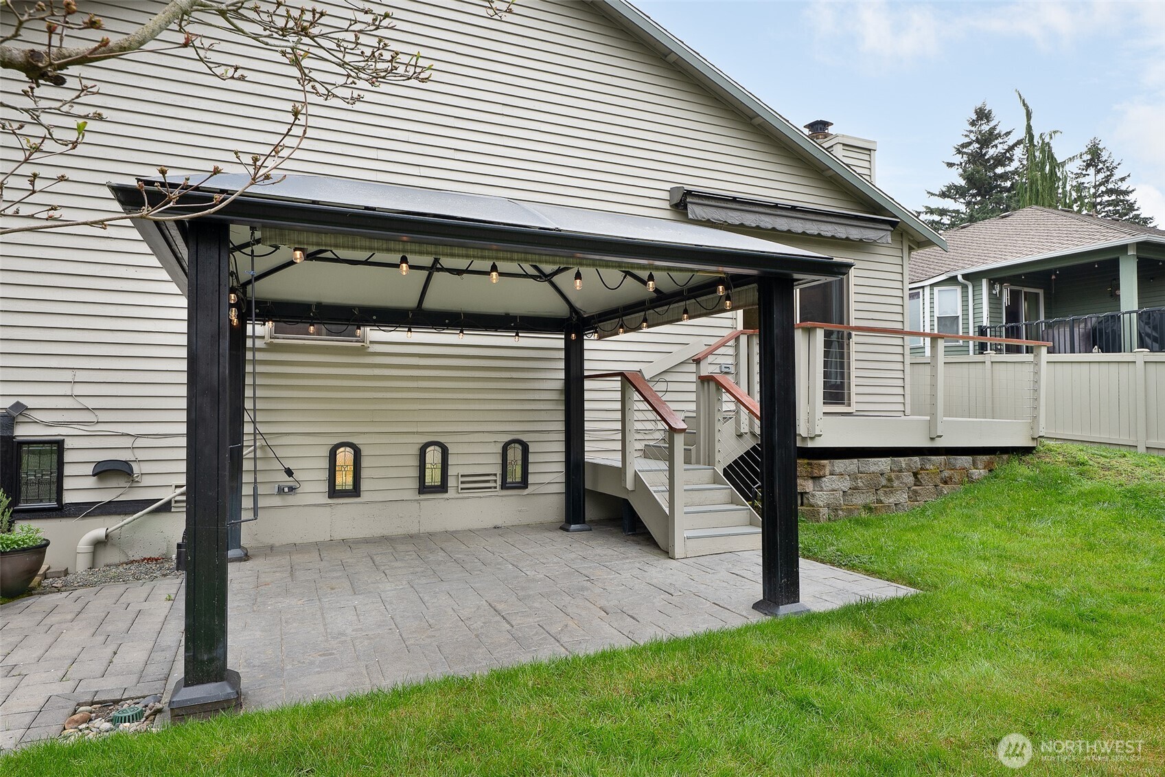 5002 9th Avenue W, Everett, WA 98203-1748
