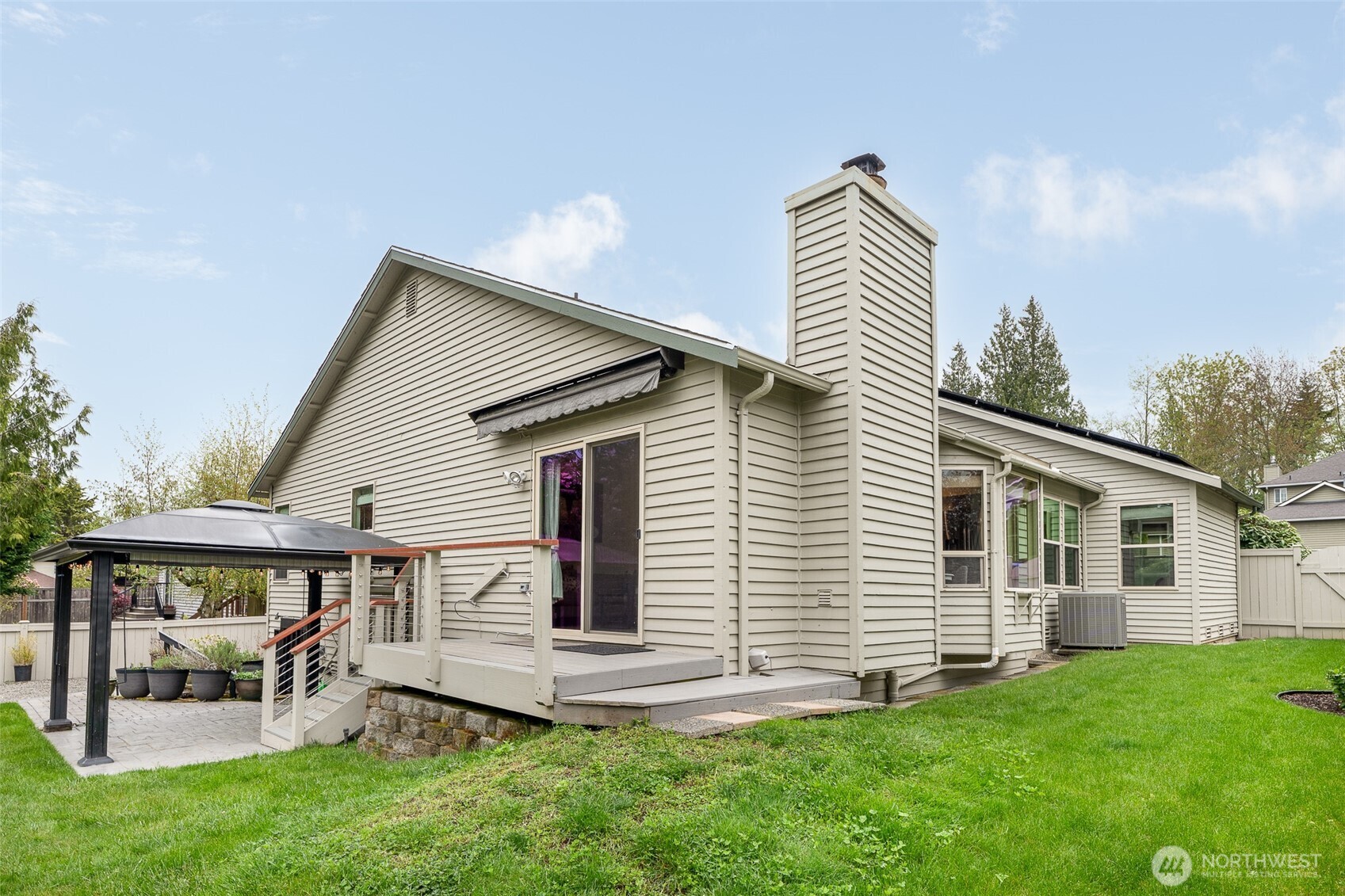 5002 9th Avenue W, Everett, WA 98203-1748