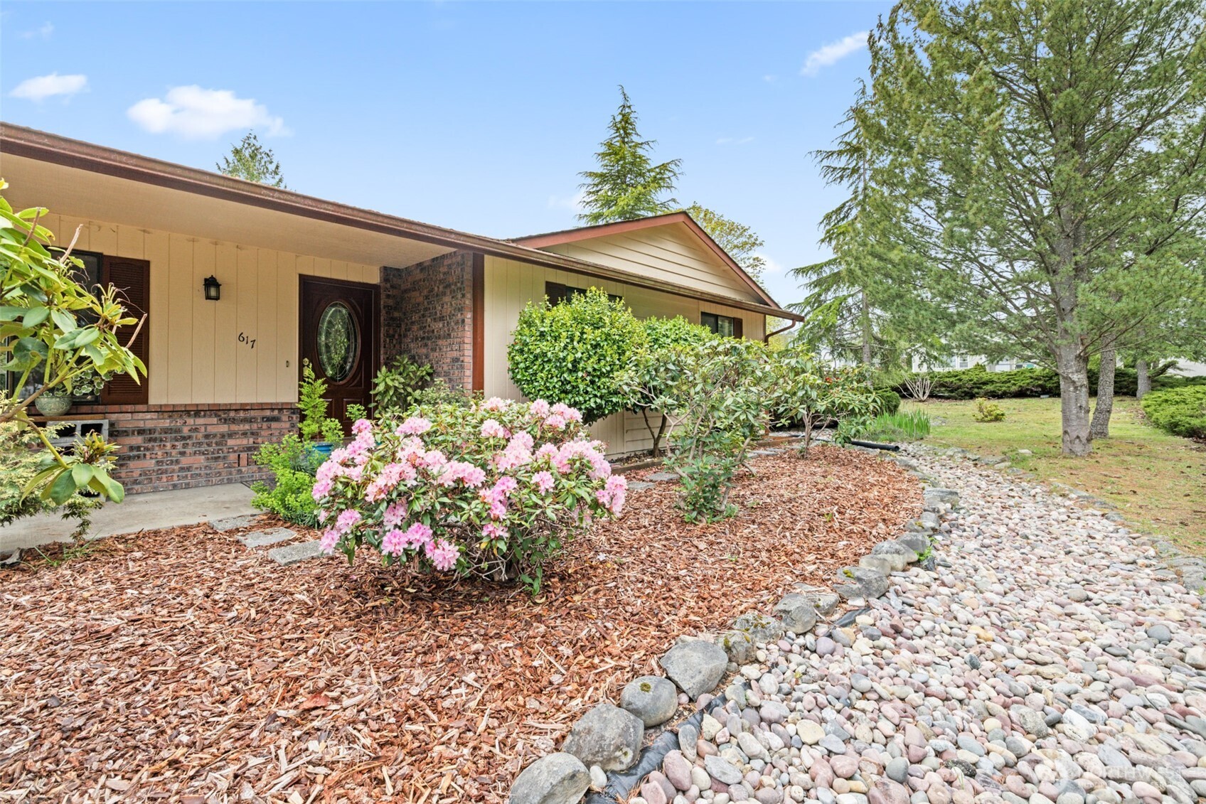617 S E Street , Port Angeles, WA 98363