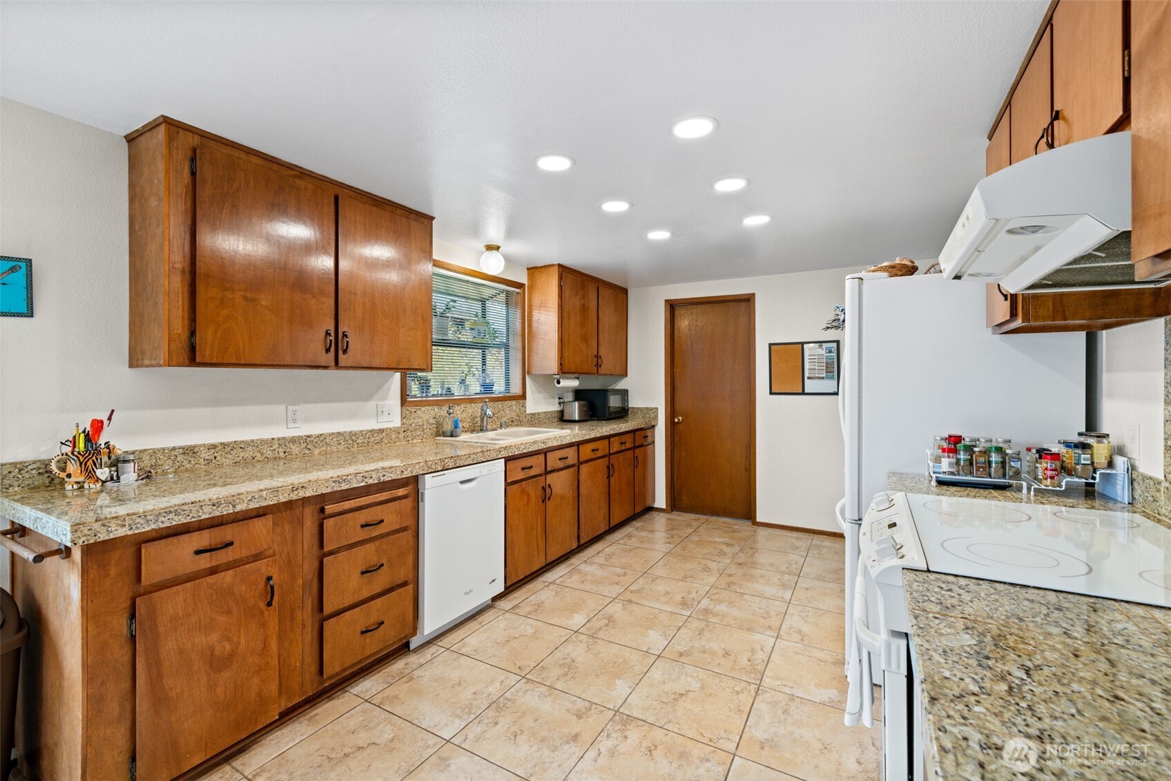 617 S E Street , Port Angeles, WA 98363