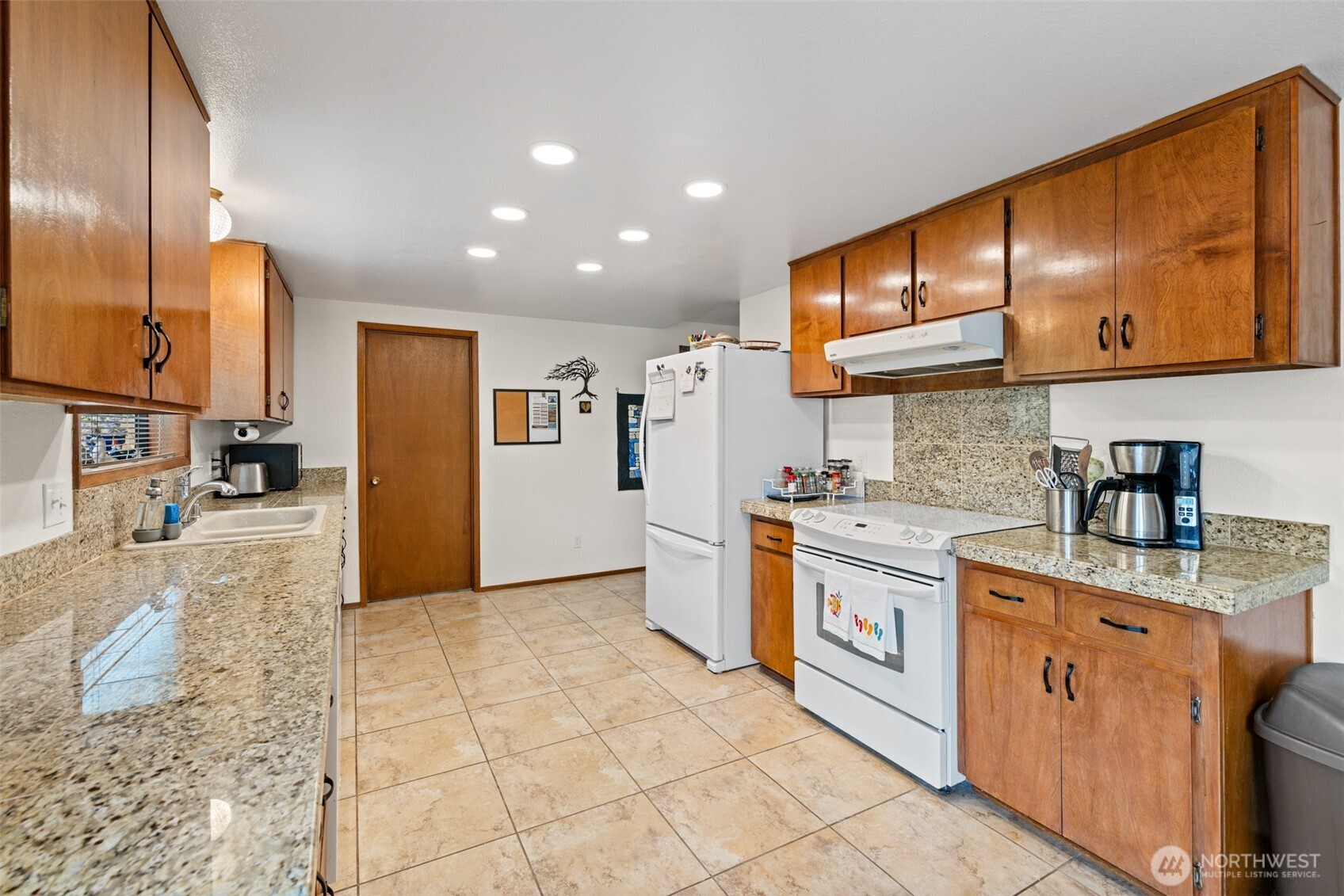 617 S E Street , Port Angeles, WA 98363
