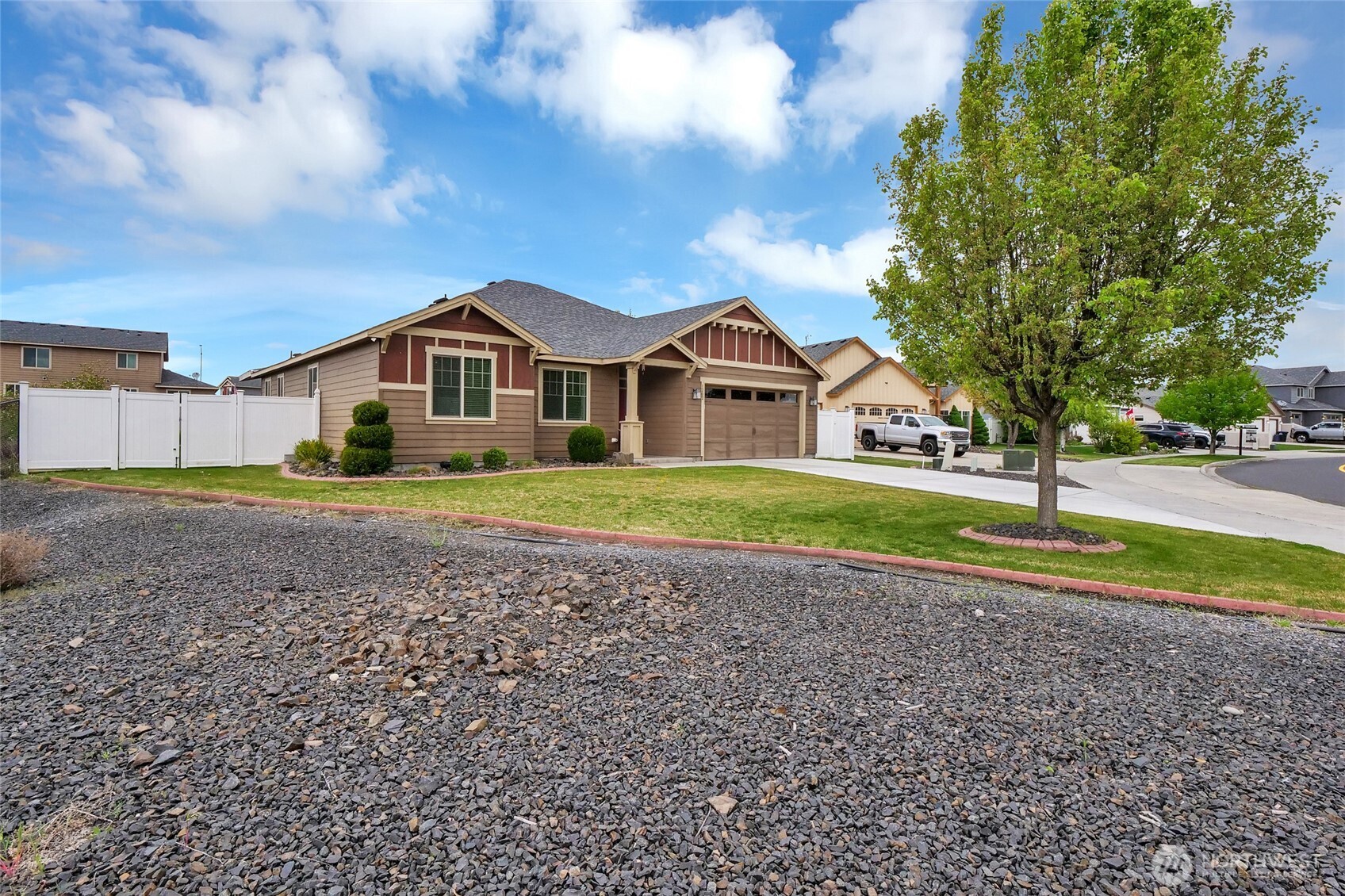 1202 Fairway Drive NE, Moses Lake, WA 98837
