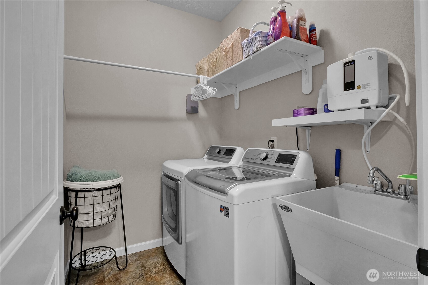 1202 Fairway Drive NE, Moses Lake, WA 98837
