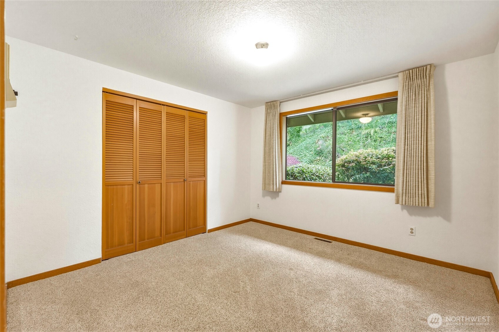 40215 278th Avenue SE, Enumclaw, WA 98022