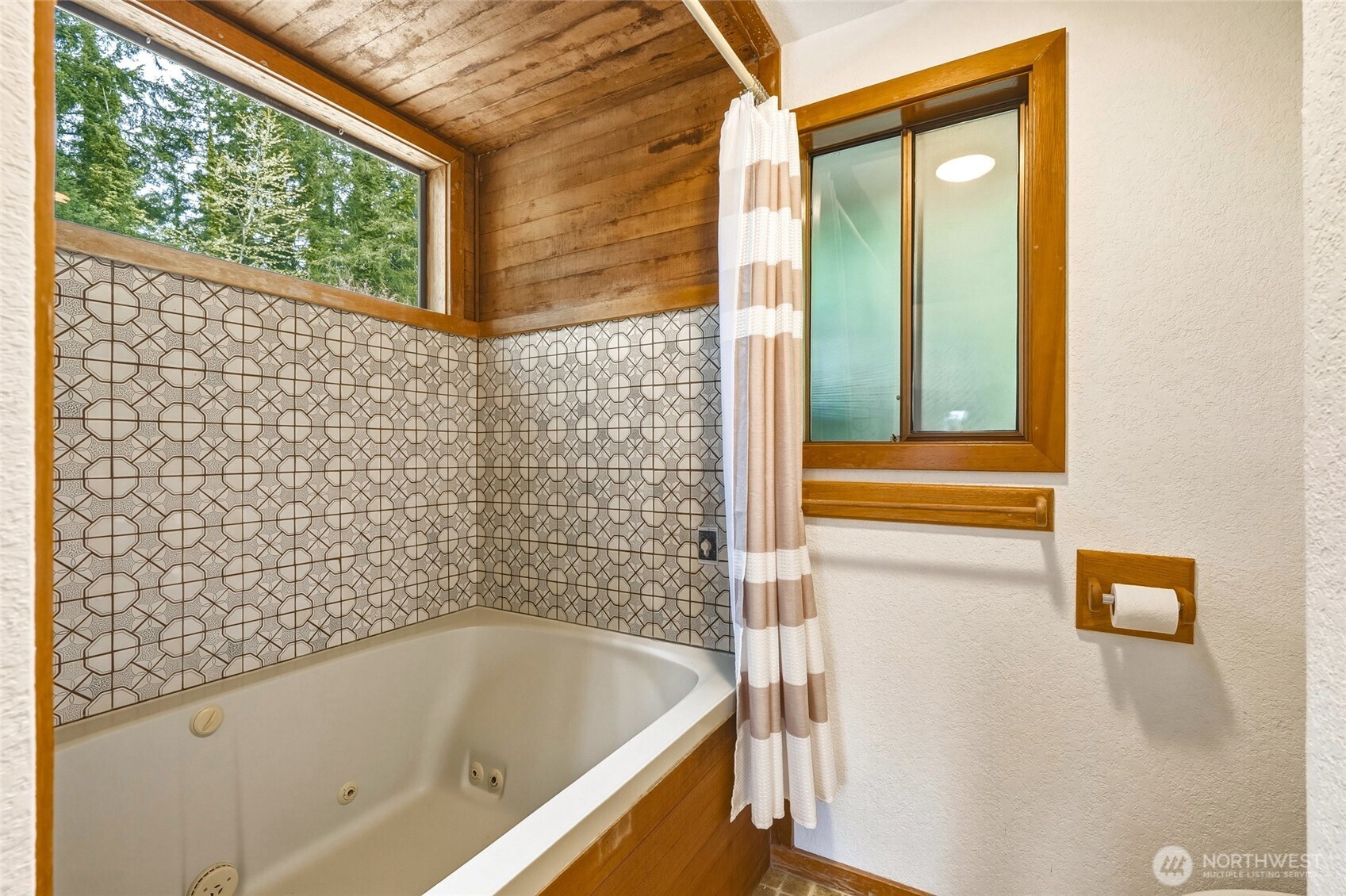 40215 278th Avenue SE, Enumclaw, WA 98022