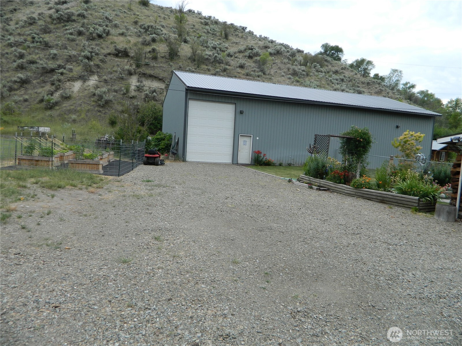 44 Bonaparte Avenue , Tonasket, WA 98855