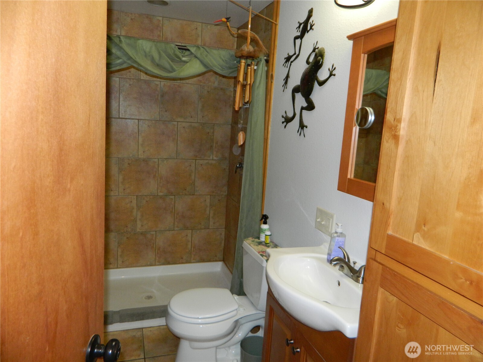 44 Bonaparte Avenue , Tonasket, WA 98855