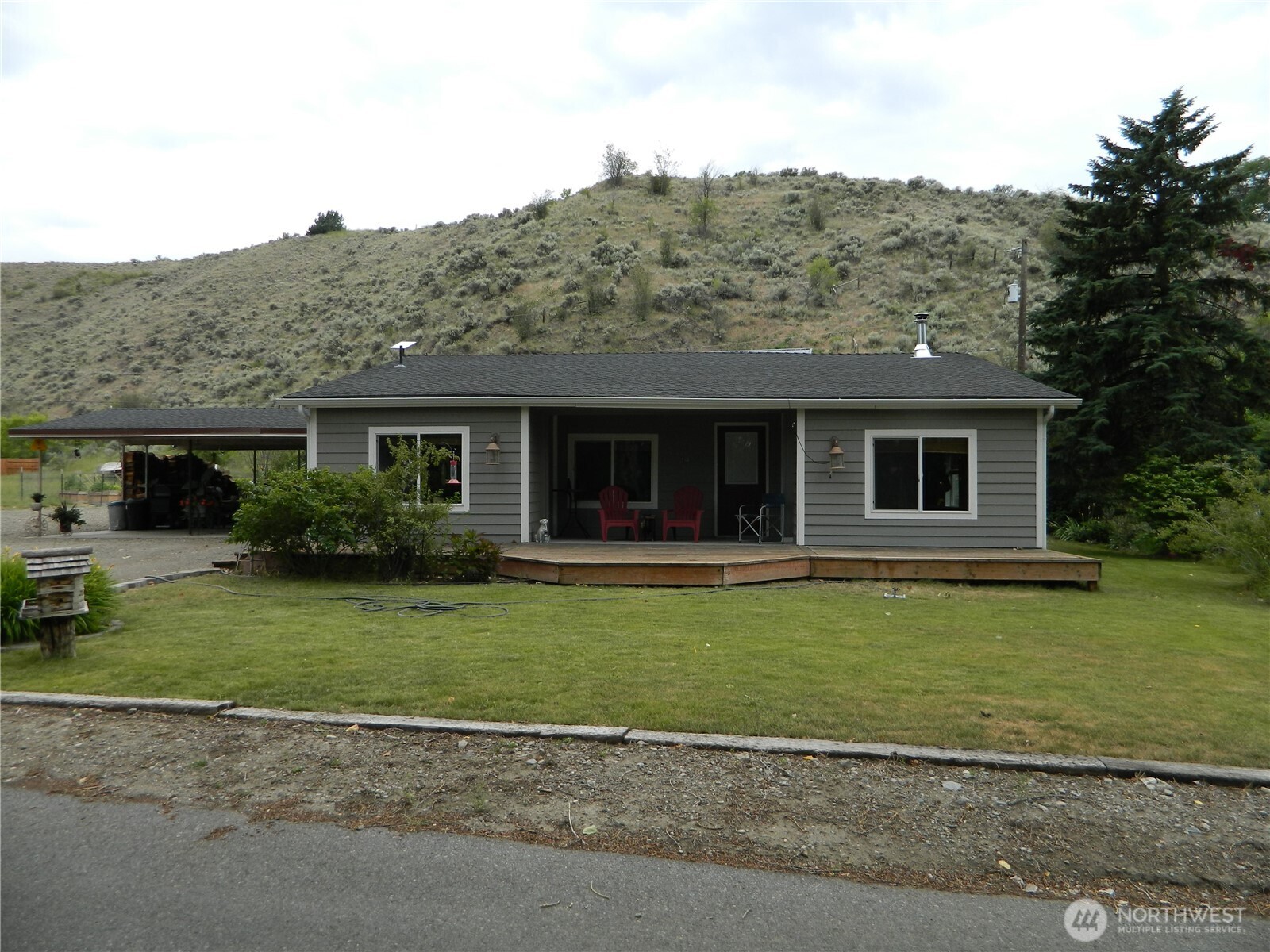 44 Bonaparte Avenue , Tonasket, WA 98855