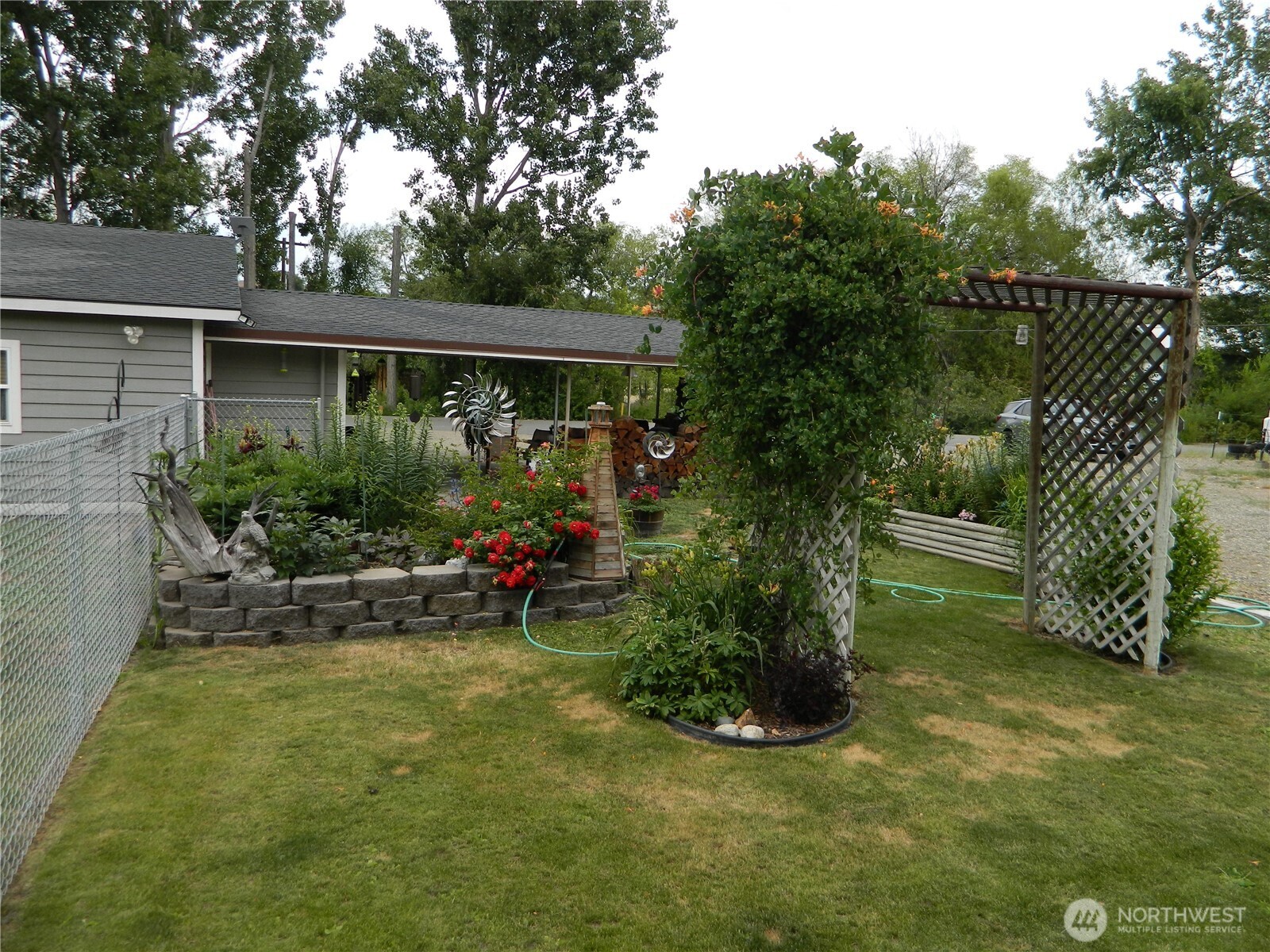 44 Bonaparte Avenue , Tonasket, WA 98855