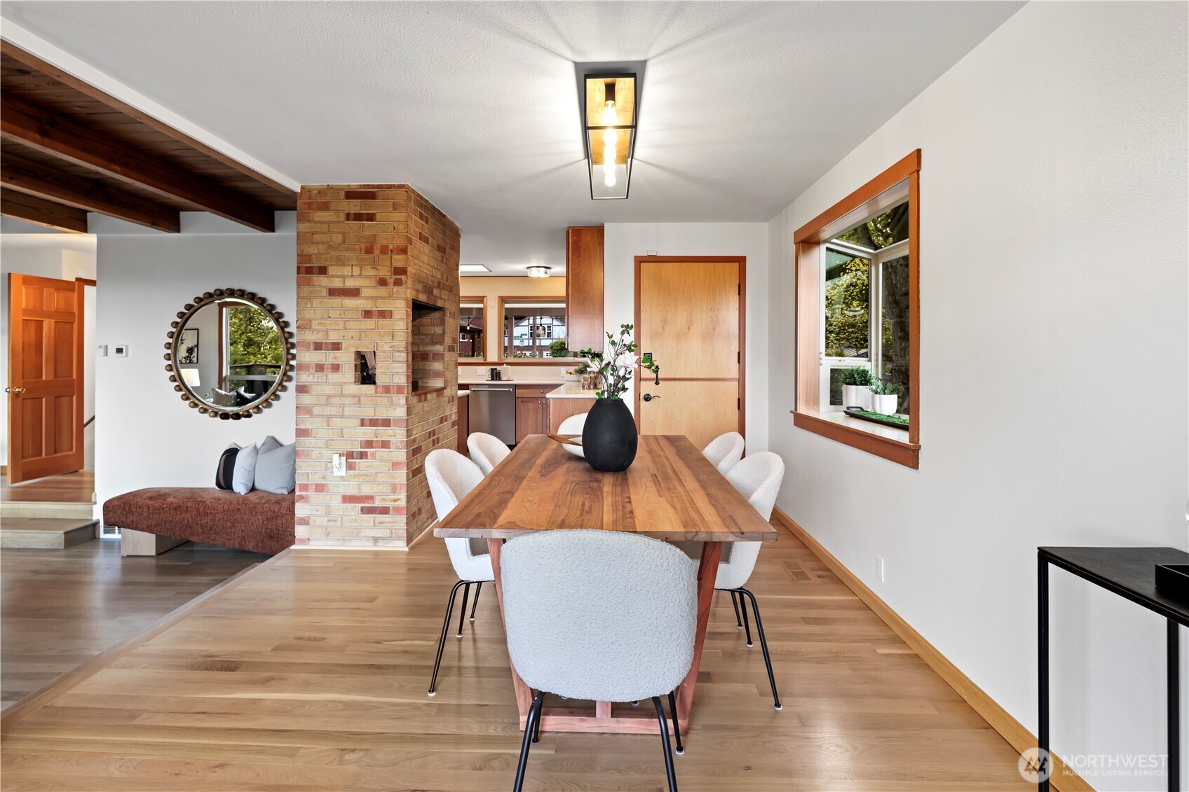 16544 34th Avenue NE, Lake Forest Park, WA 98155